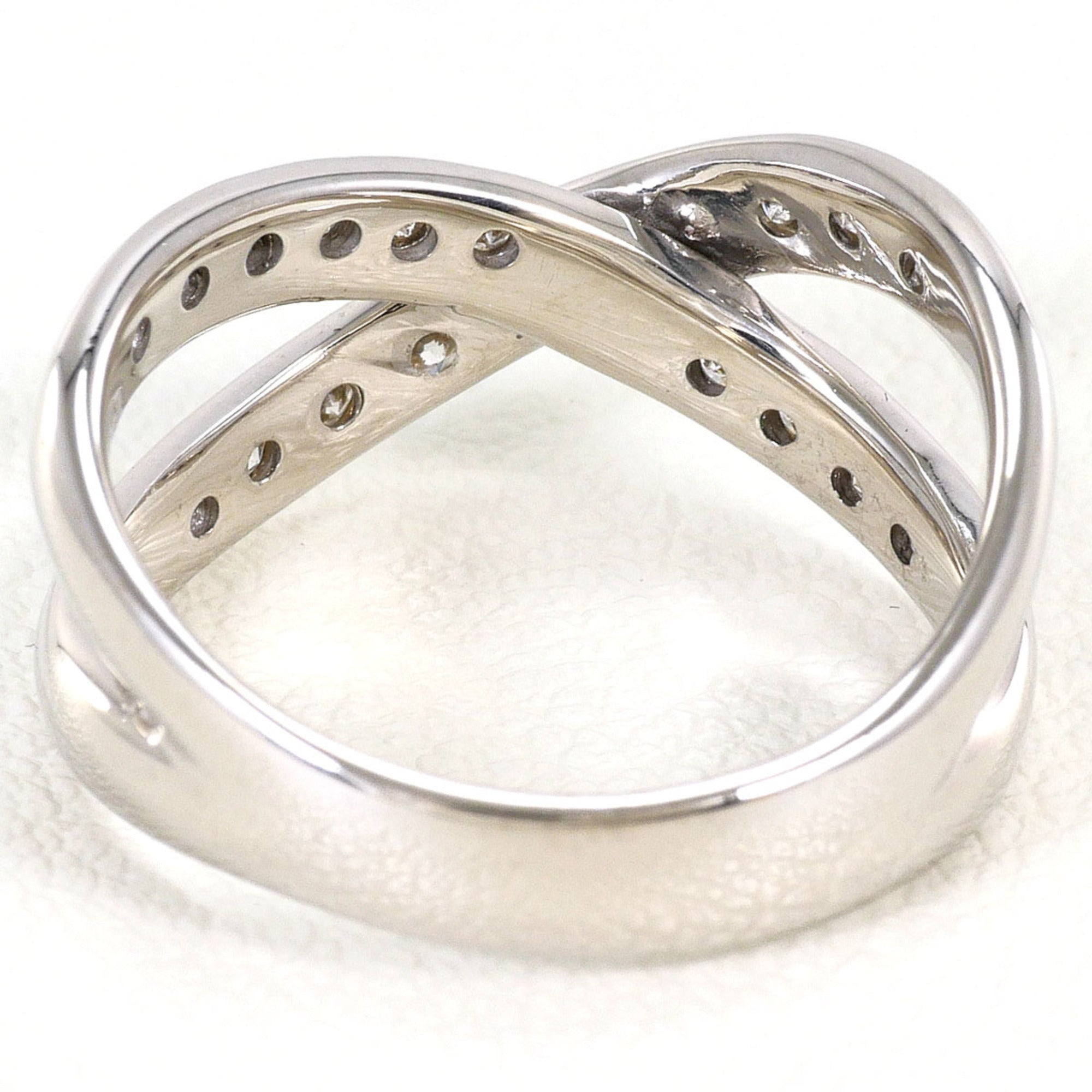 Unbranded White Gold White Gold (18K) Band Ring (Pre-Owned)