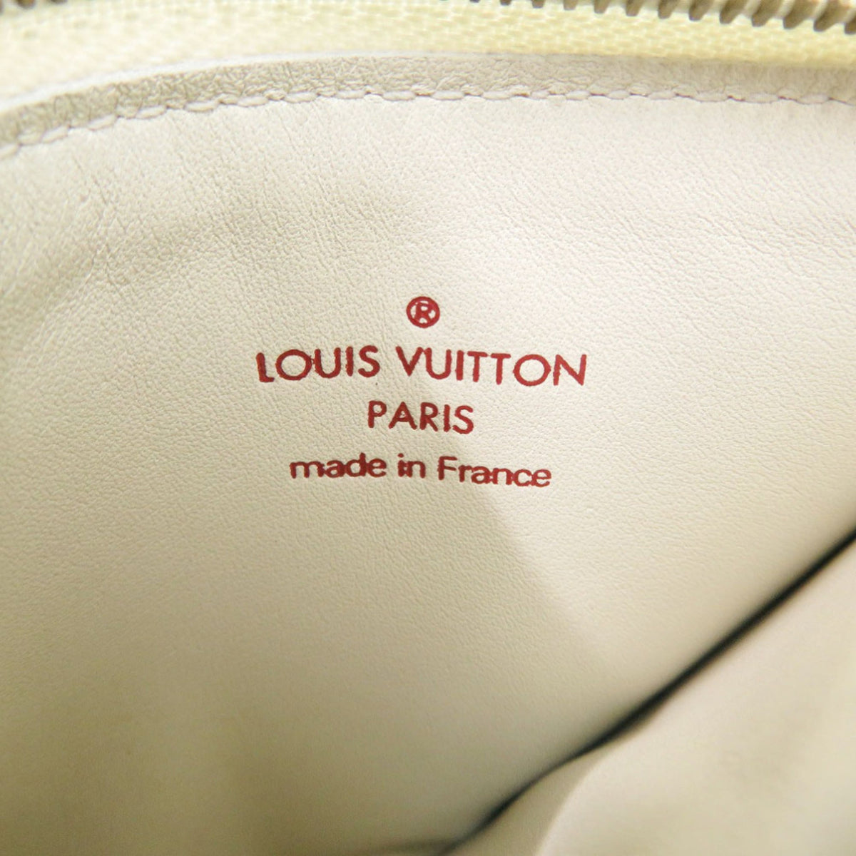 Louis Vuitton White Leather Clutch Bag (Pre-Owned)