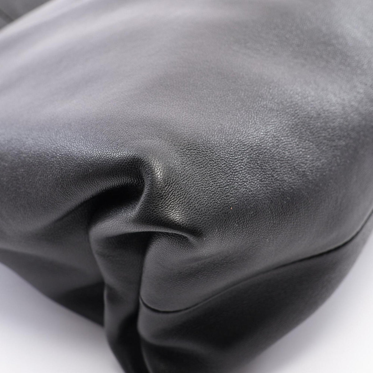 Bottega Veneta Black Leather Clutch Bag Handbag (Pre-Owned)