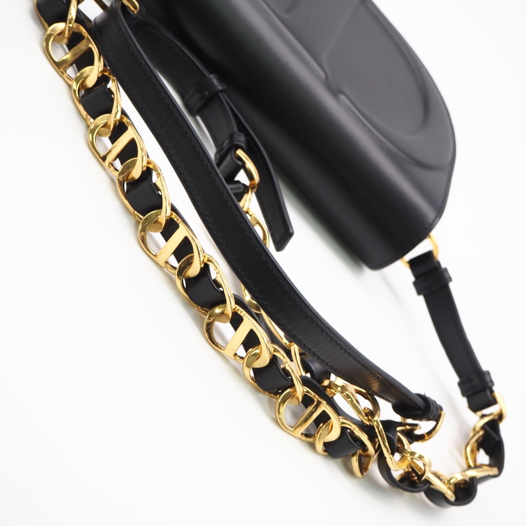 Christian Dior Black Leather Shoulder Bag (Pre-Owned)