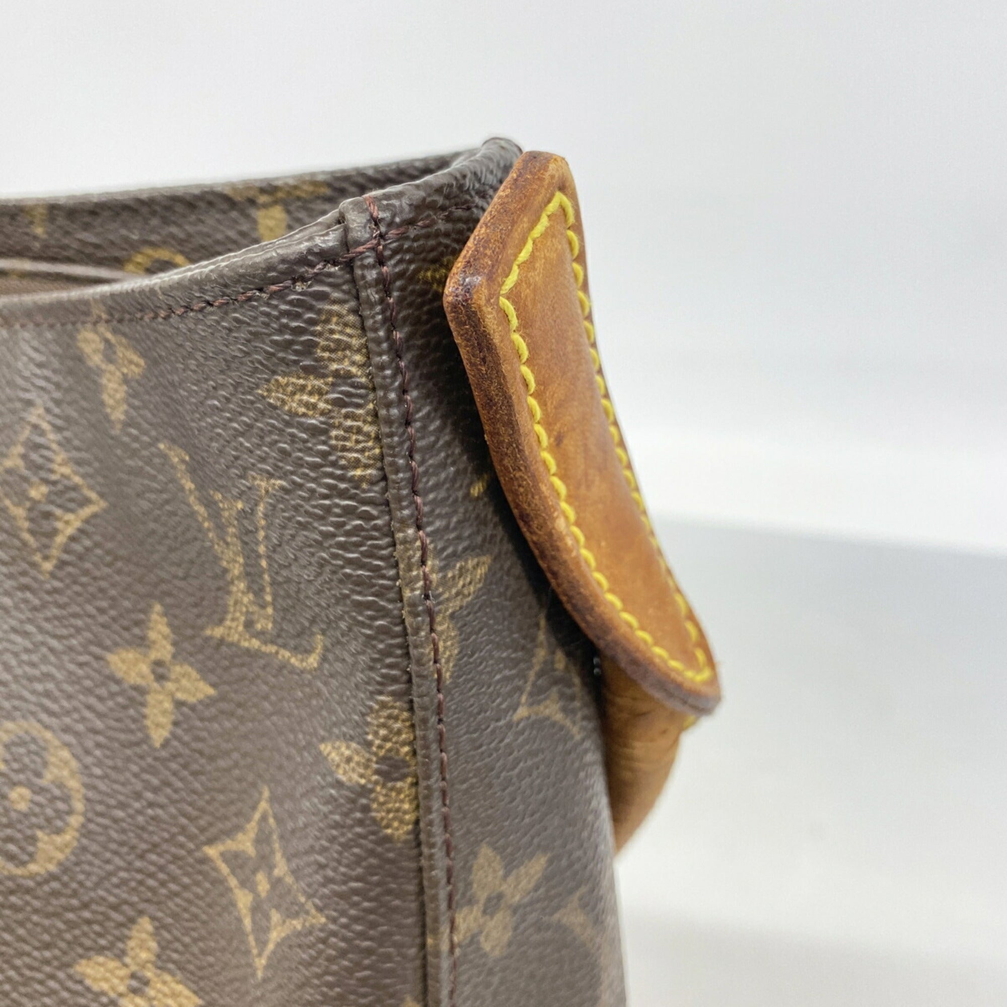Louis Vuitton Brown Shoulder Bag (Pre-Owned)