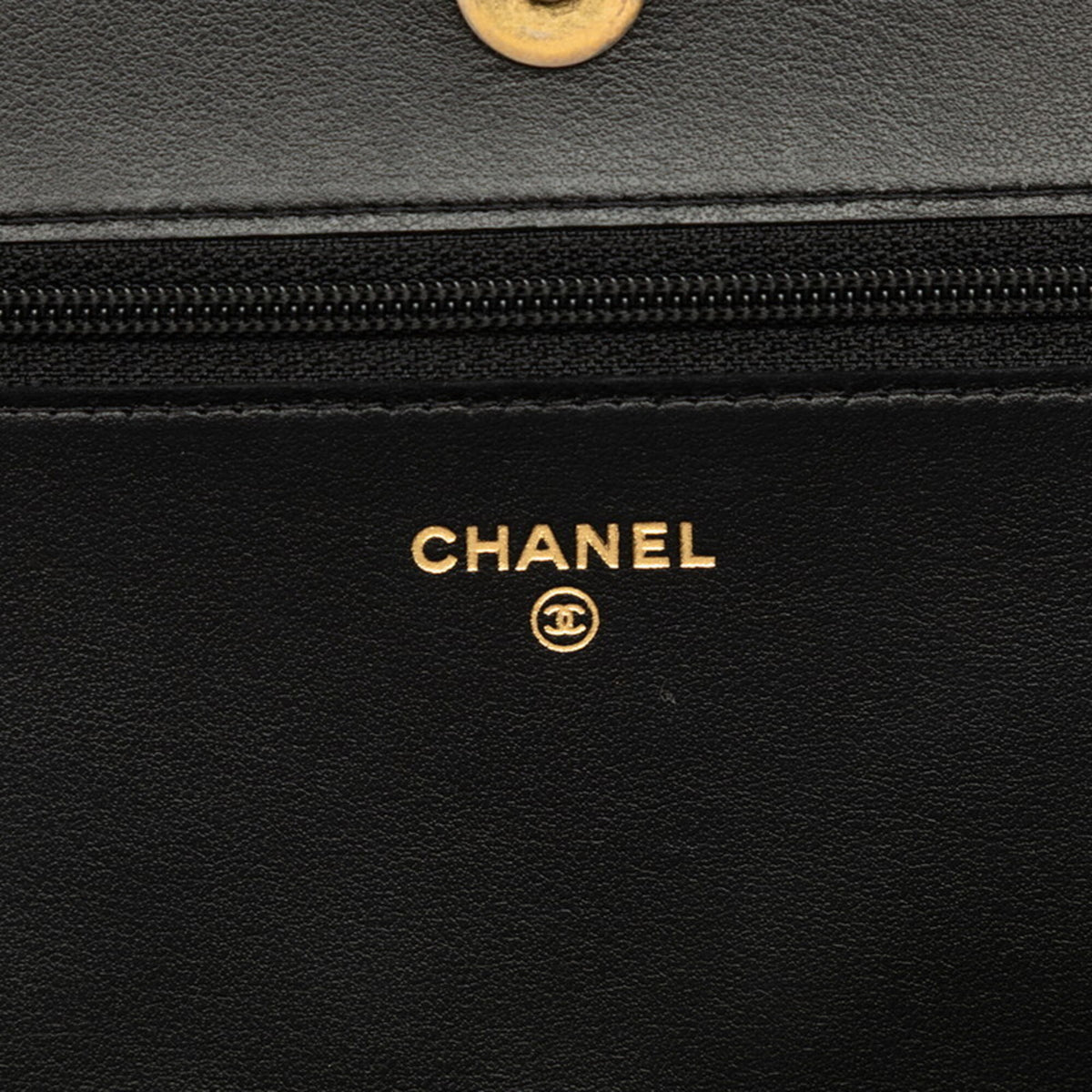 Chanel Black Grained Calfskin Shoulder Bag (Pre-Owned)