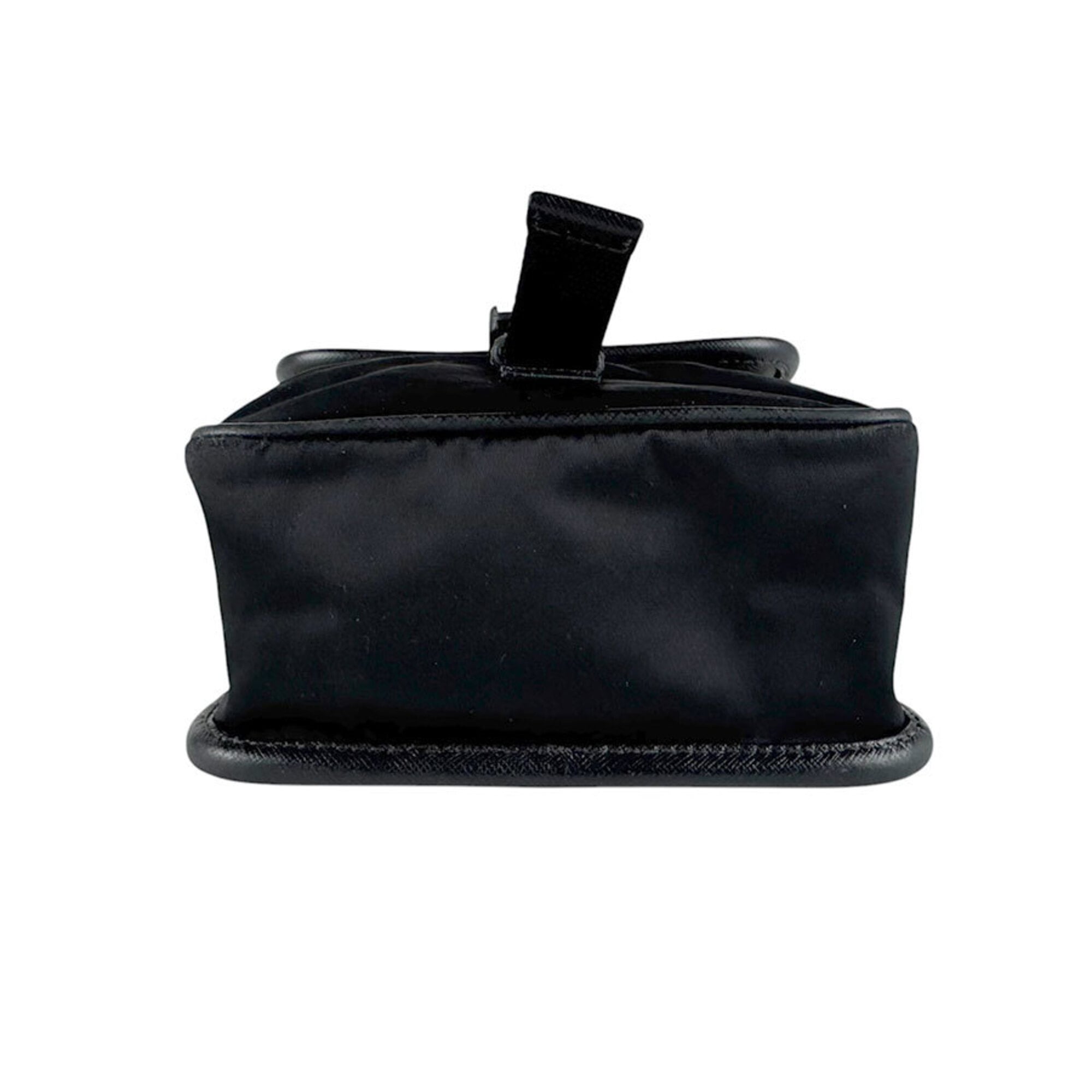 Prada Black Nylon Shoulder Bag (Pre-Owned)