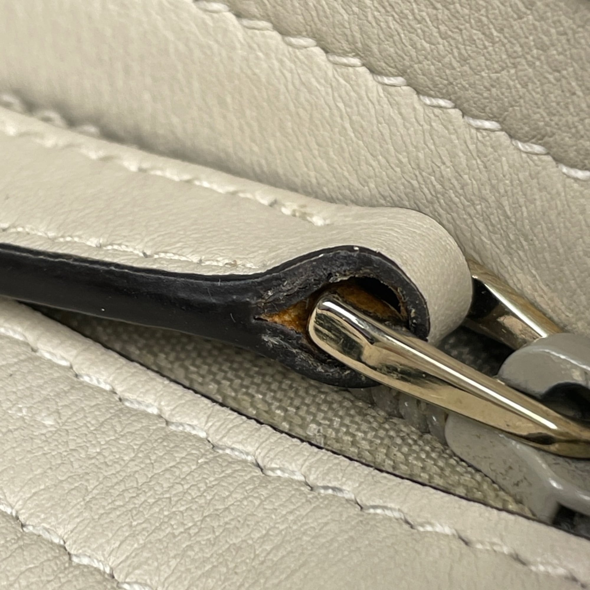 Gucci Beige Ivory Gg Canvas Leather Shoulder Bag (Pre-Owned)
