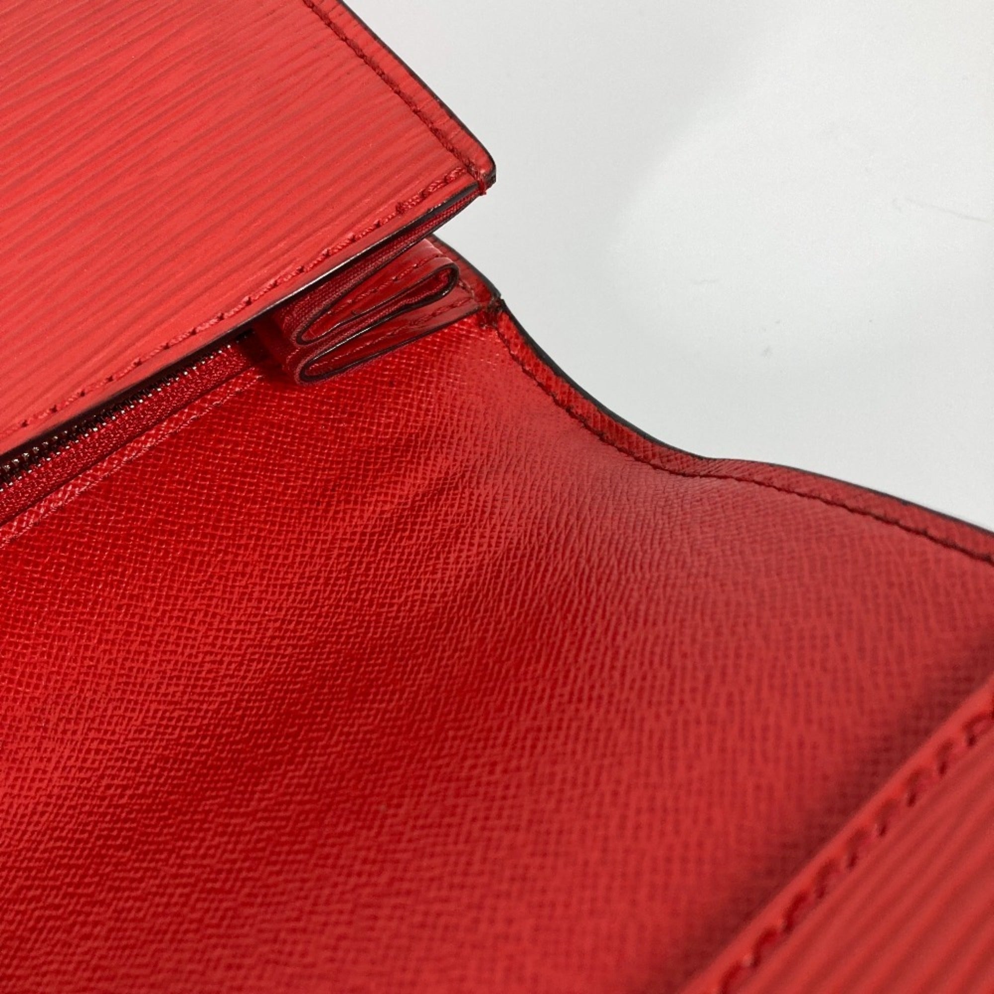 Louis Vuitton Epi Coquelicots Red Color Epi Leather Clutch Bag Handbag Shoulder Bag (Pre-Owned)