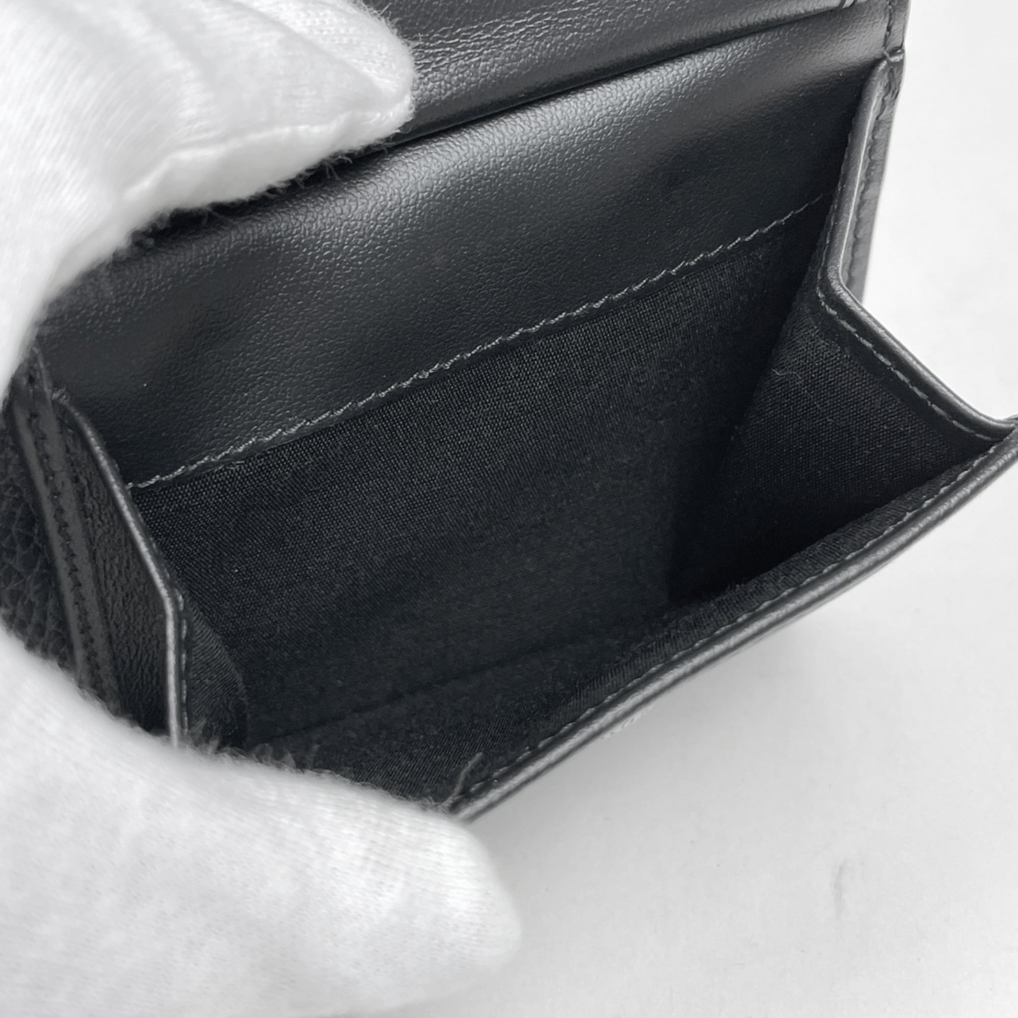 Christian Dior Black Leather Wallet (Bi-Fold) (Pre-Owned)