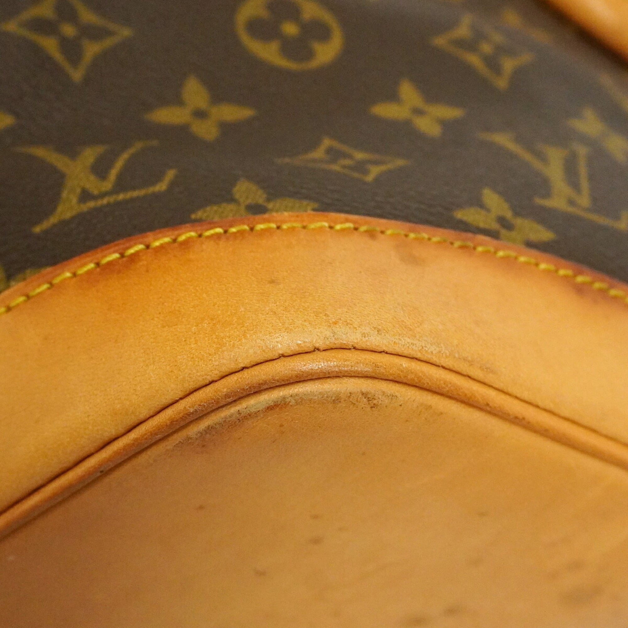 Louis Vuitton Brown Handbag (Pre-Owned)