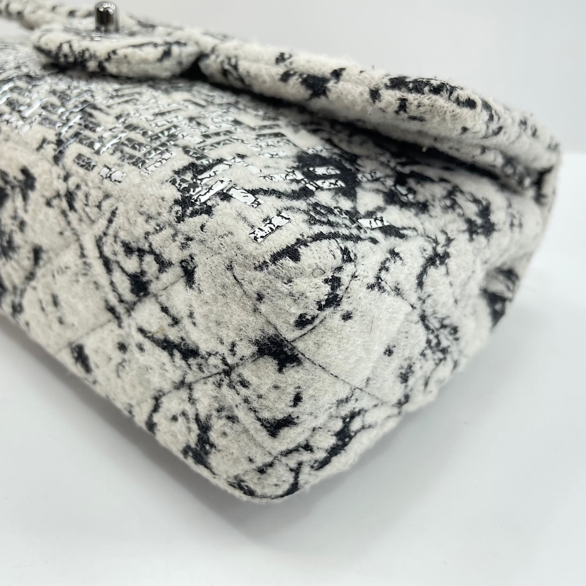 Chanel Multi-Color Tweed Shoulder Bag (Pre-Owned)