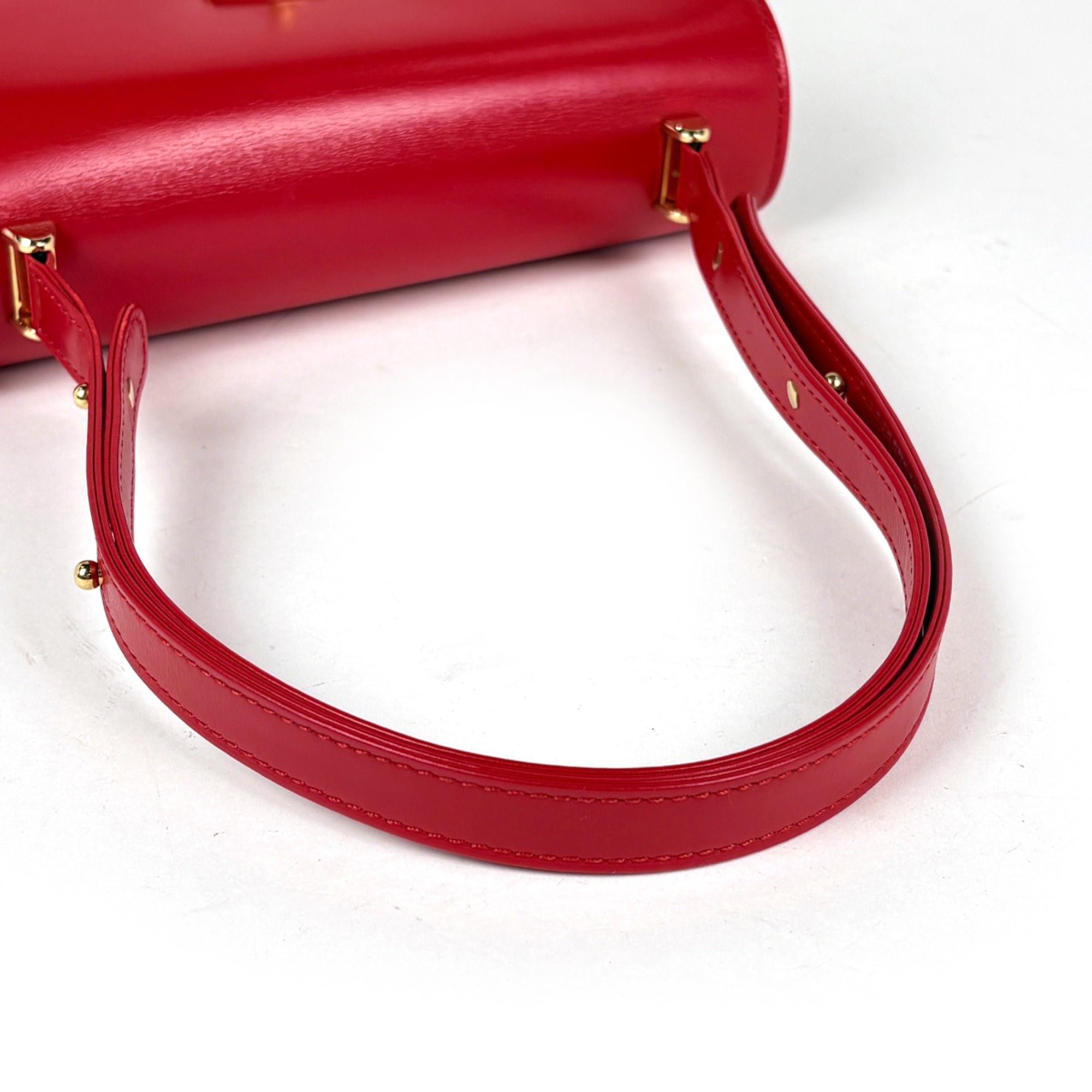 Louis Vuitton Red Color Leather Shoulder Bag (Pre-Owned)