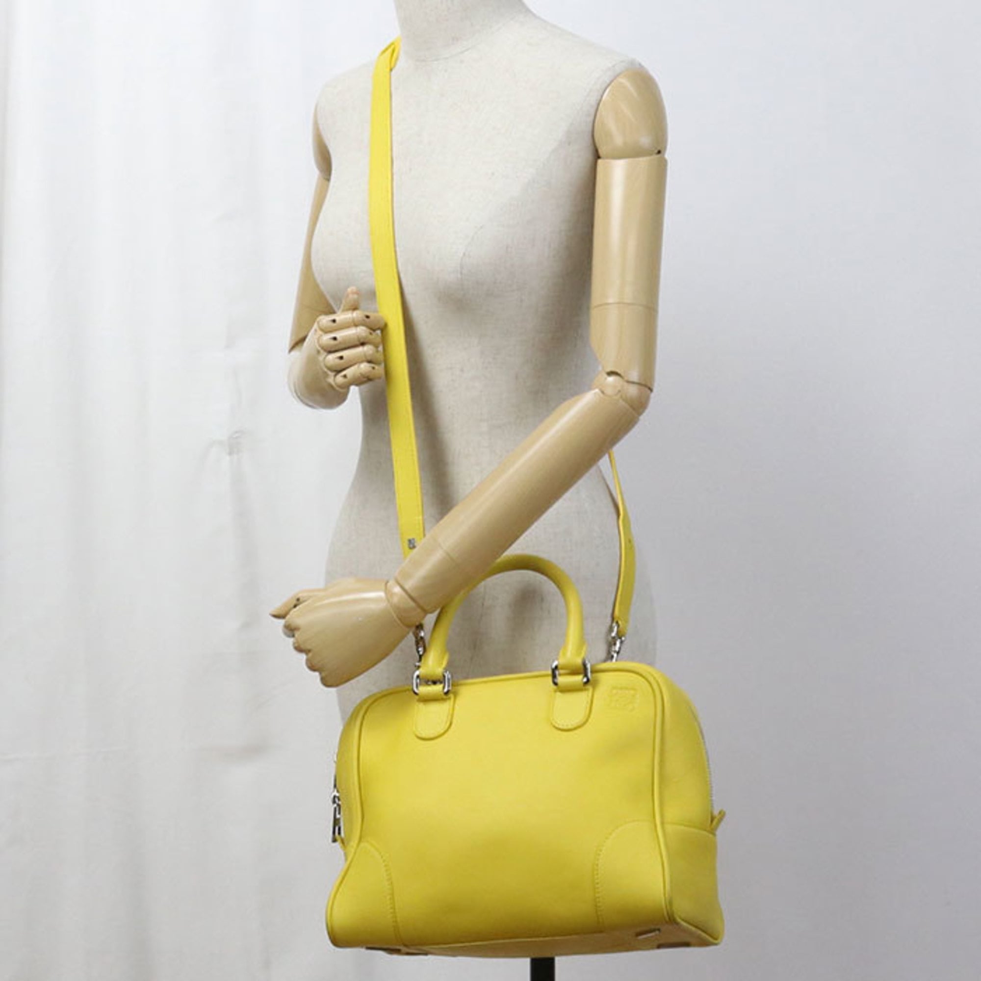 Loewe Amazona Yellow Leather Handbag (Pre-Owned)