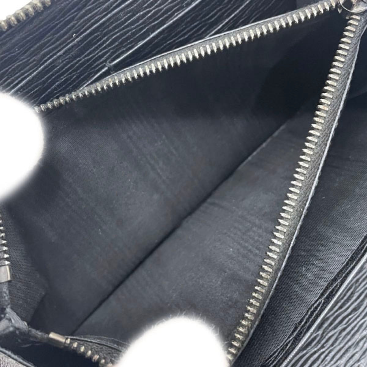 Salvatore Ferragamo Black Leather Long Wallet (Bi-Fold) (Pre-Owned)