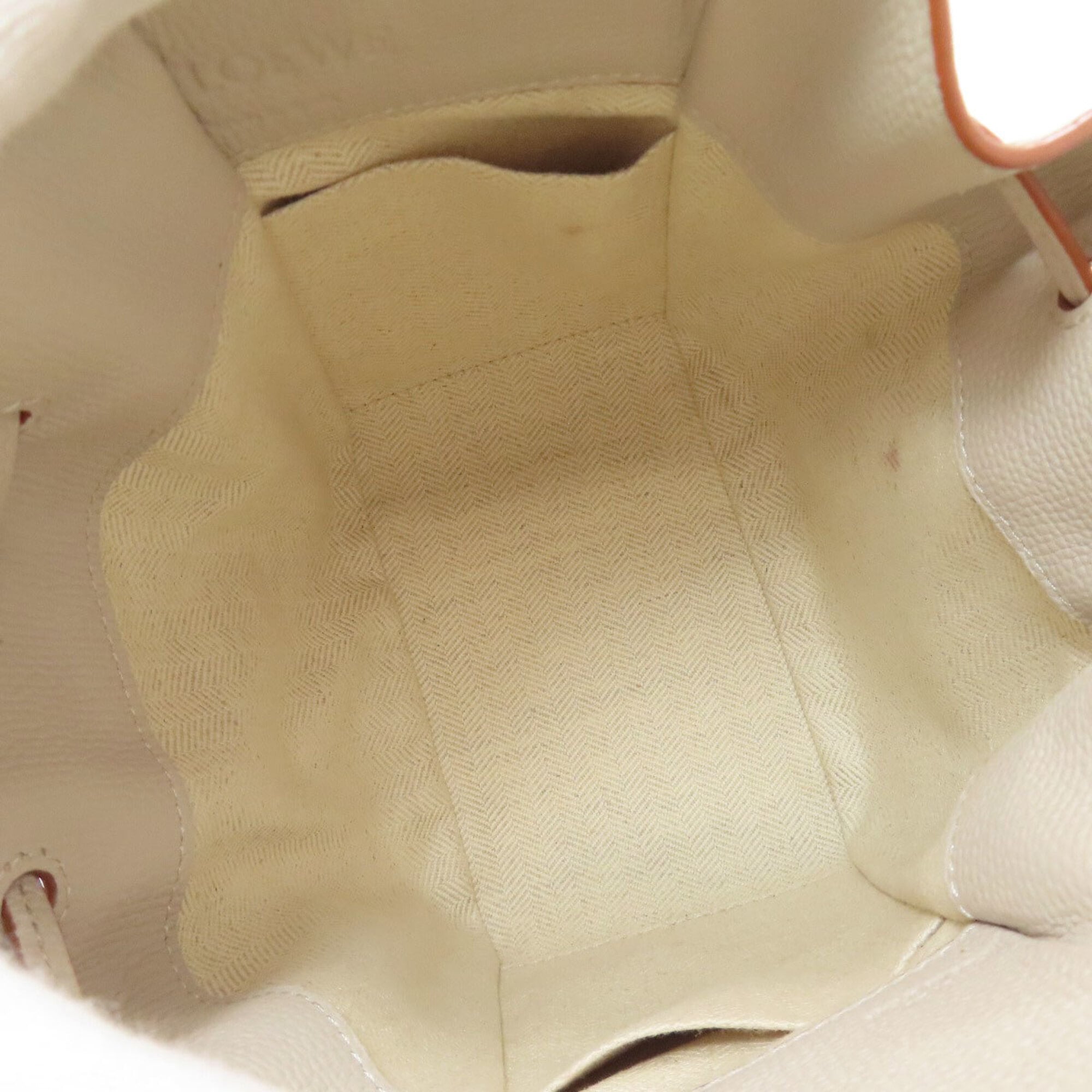 Loewe Beige Leather Handbag (Pre-Owned)