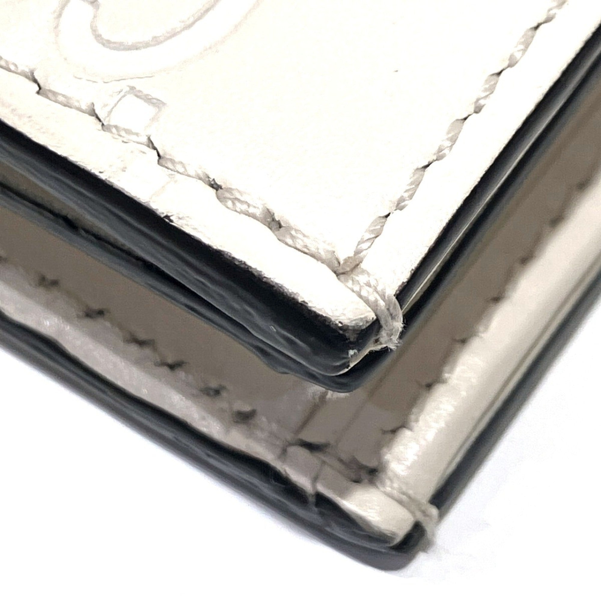 Gucci White Leather Wallet (Bi-Fold) (Pre-Owned)