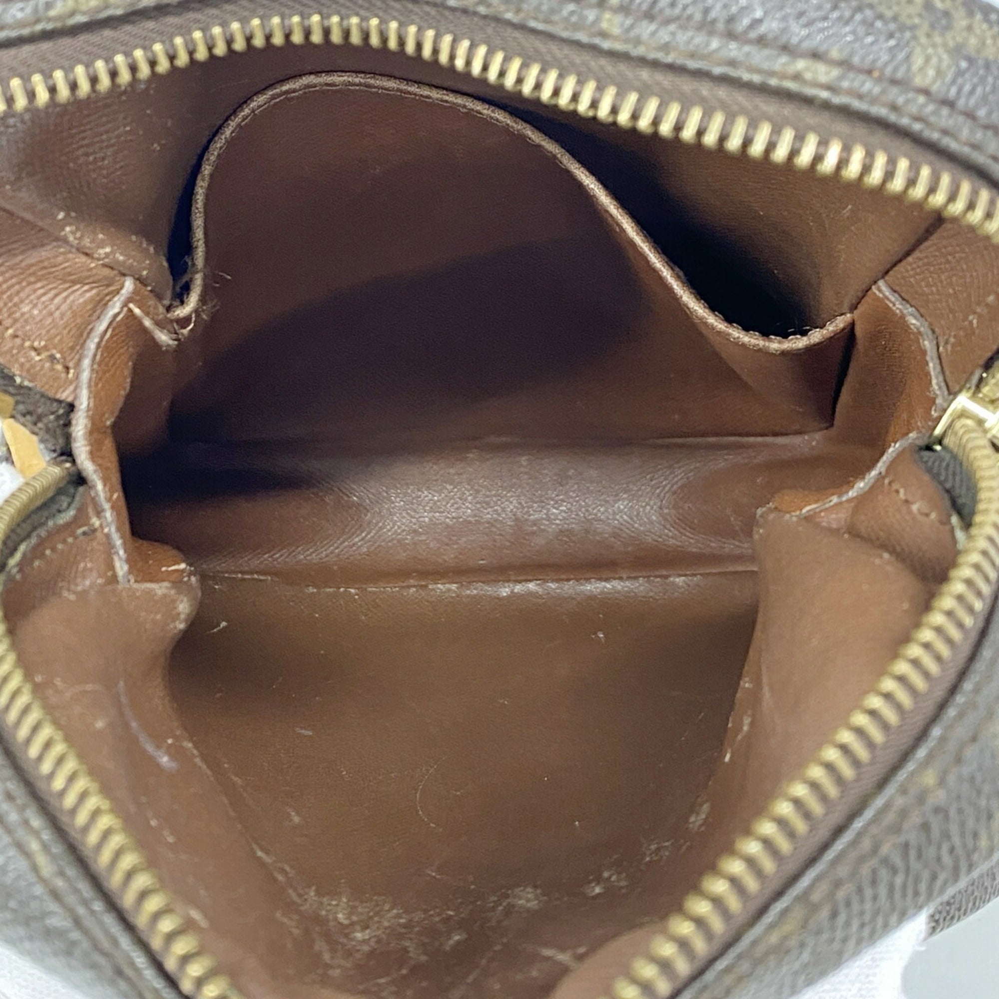 Louis Vuitton Brown Shoulder Bag (Pre-Owned)