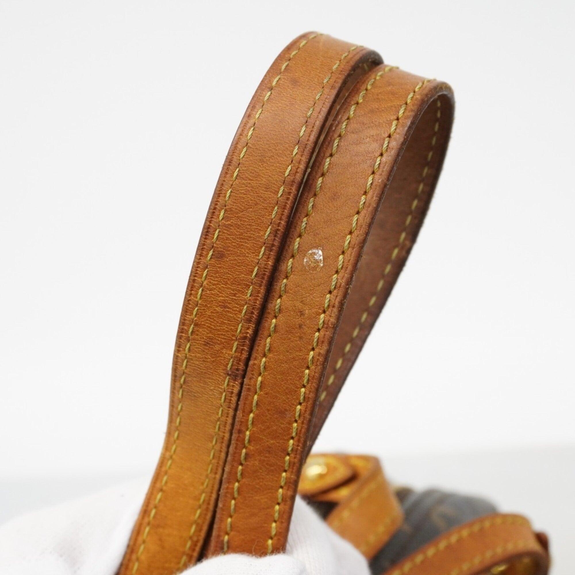 Louis Vuitton Brown Shoulder Bag (Pre-Owned)