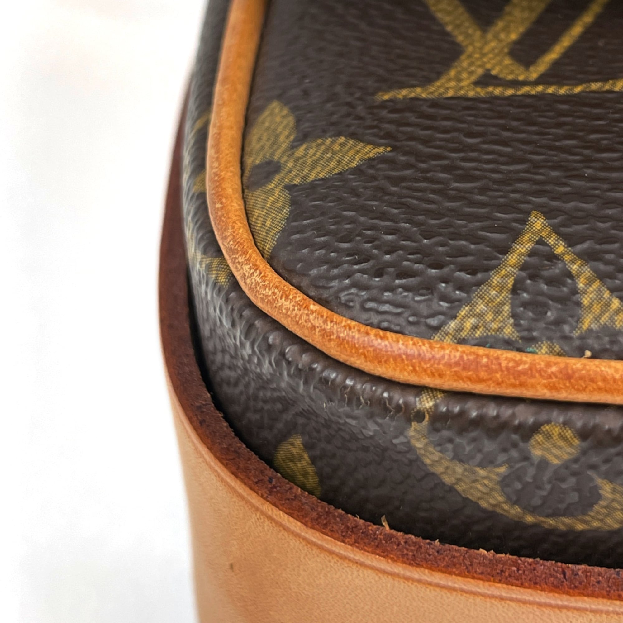 Louis Vuitton Brown Monogram Shoulder Bag (Pre-Owned)