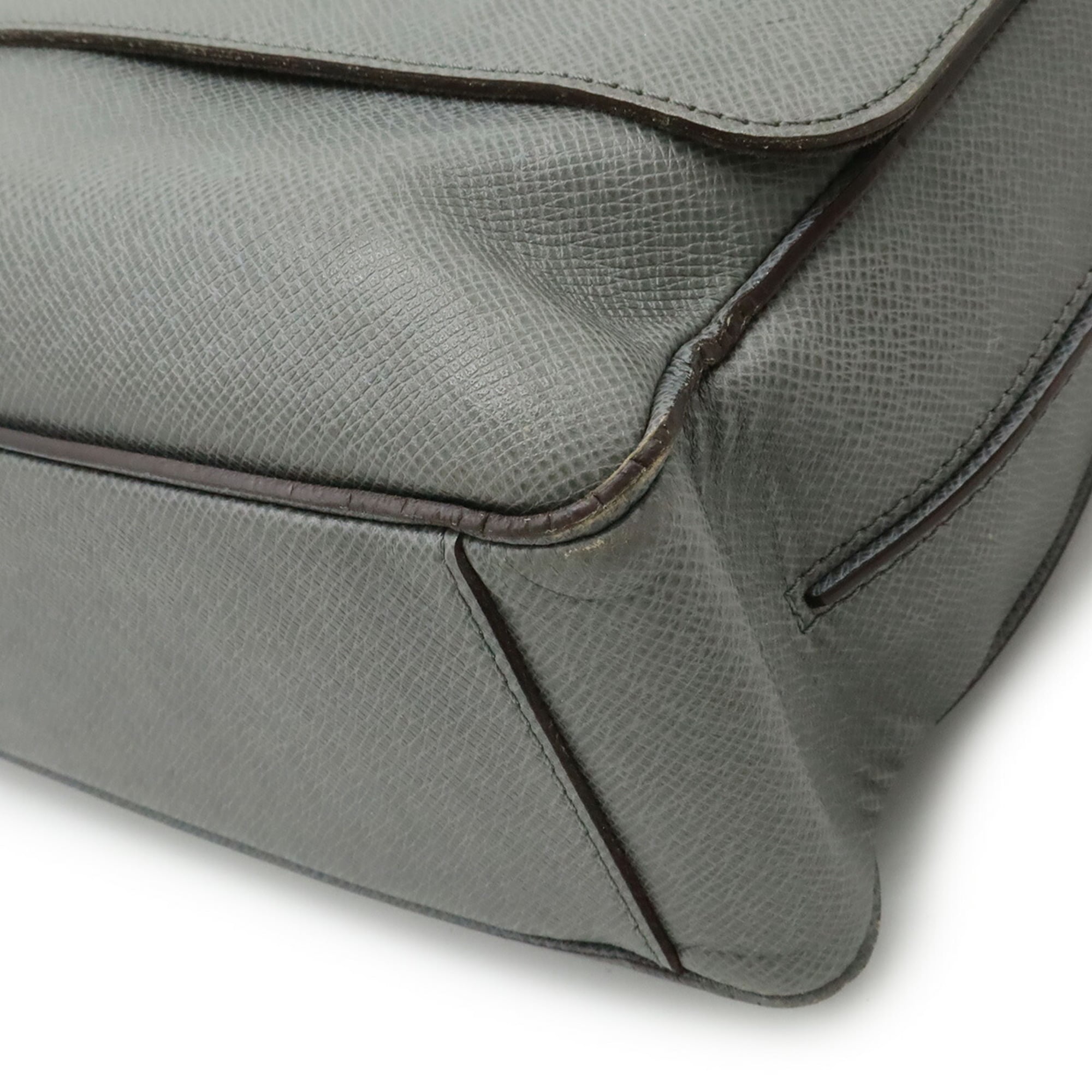 Louis Vuitton Gray Leather Handbag Shoulder Bag (Pre-Owned)