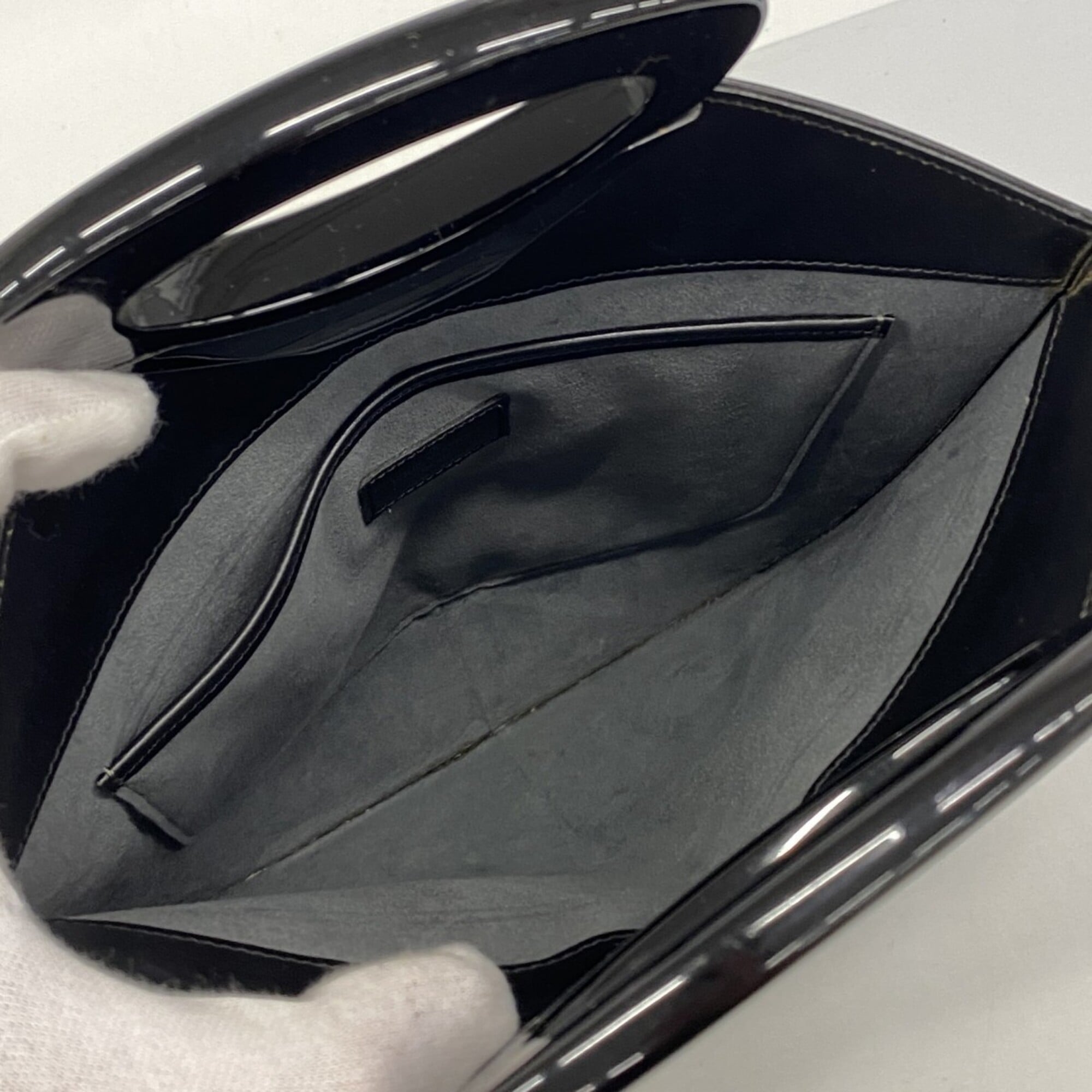 Louis Vuitton Noir Handbag (Pre-Owned)