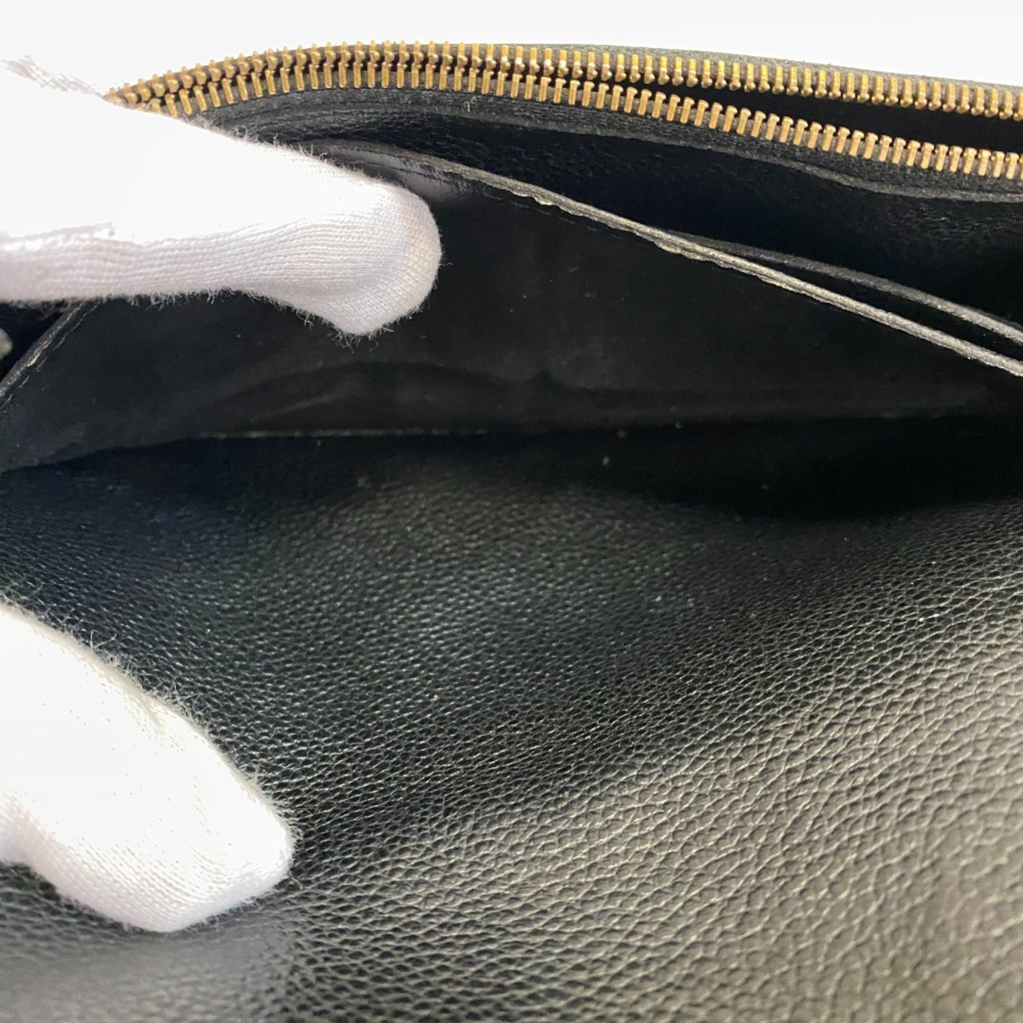 Louis Vuitton Black Leather Pochette (Pre-Owned)