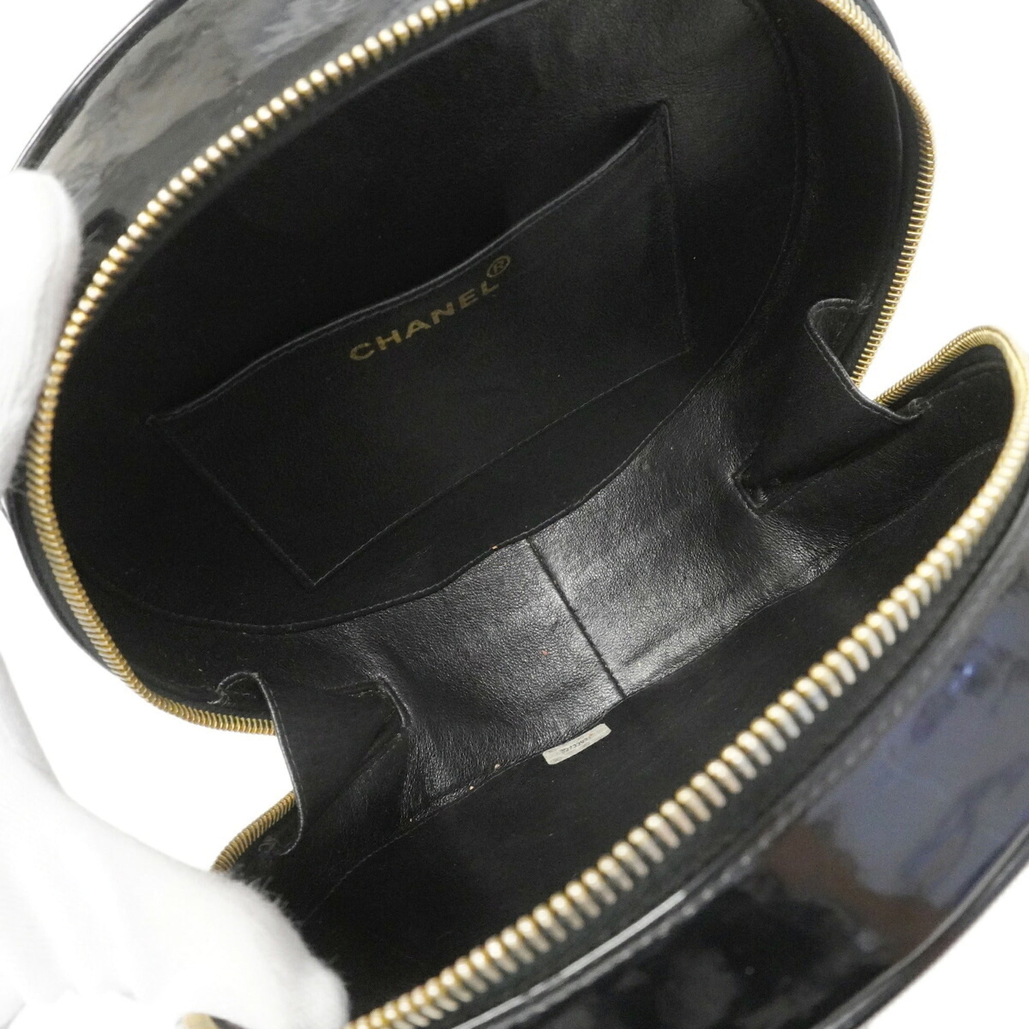 Chanel Black Patent Leather Handbag (Pre-Owned)