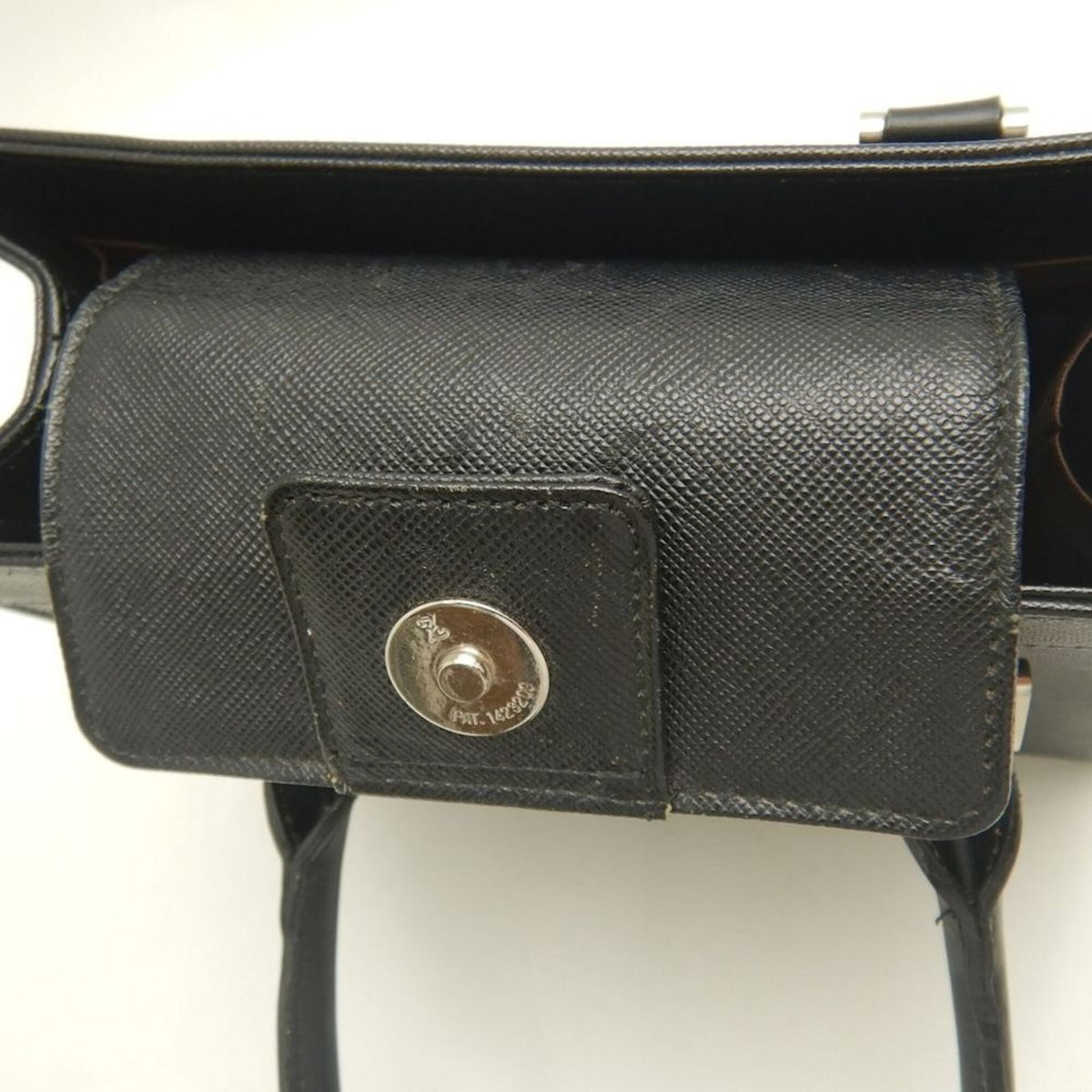 Burberry Black Leather Handbag (Pre-Owned)