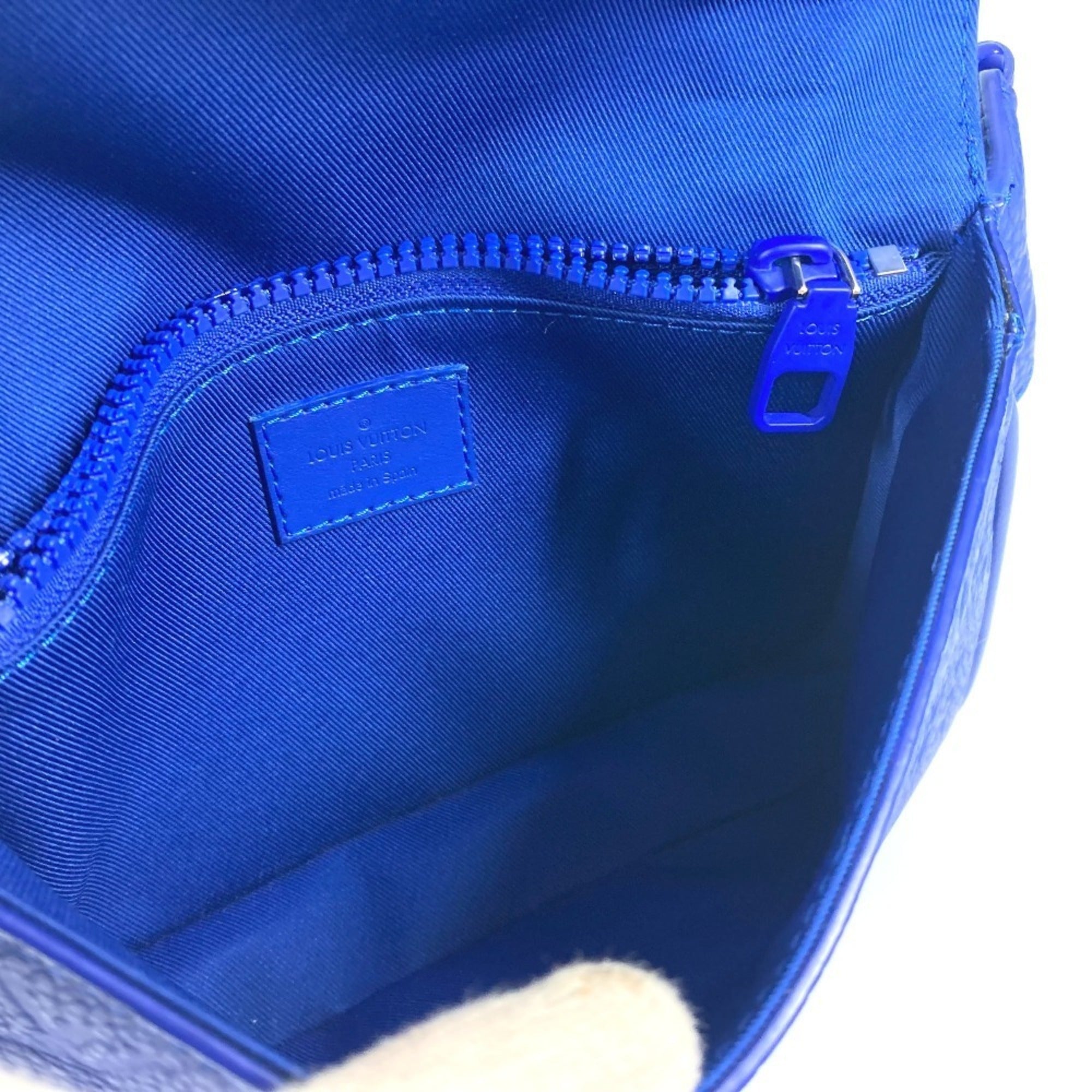 Louis Vuitton Blue Leather Shoulder Bag Sling Bag (Pre-Owned)