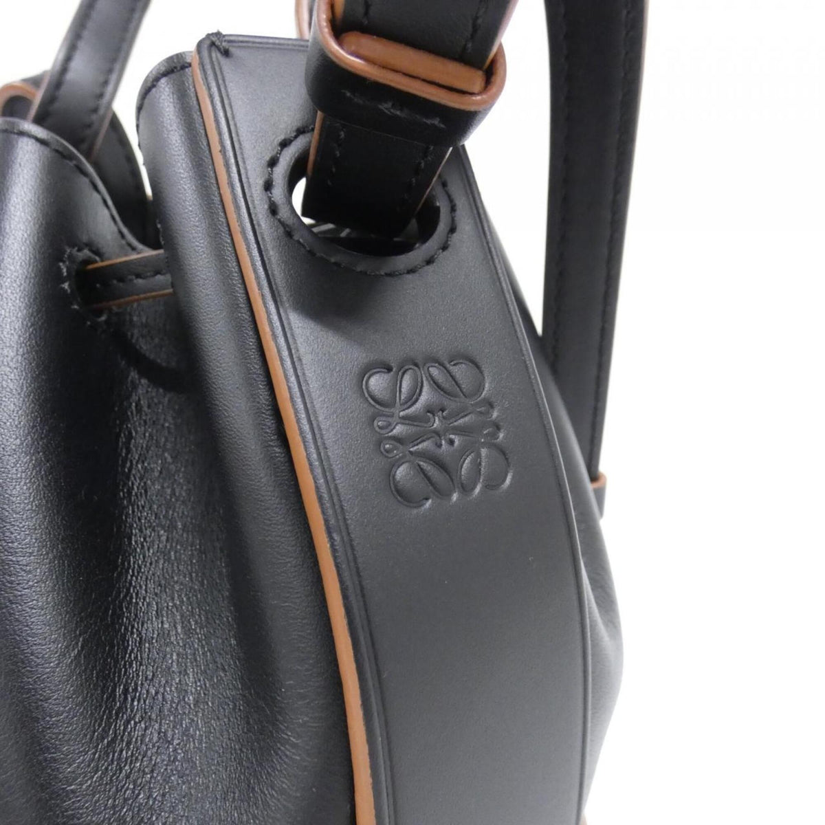 Loewe Black Leather Handbag Shoulder Bag (Pre-Owned)