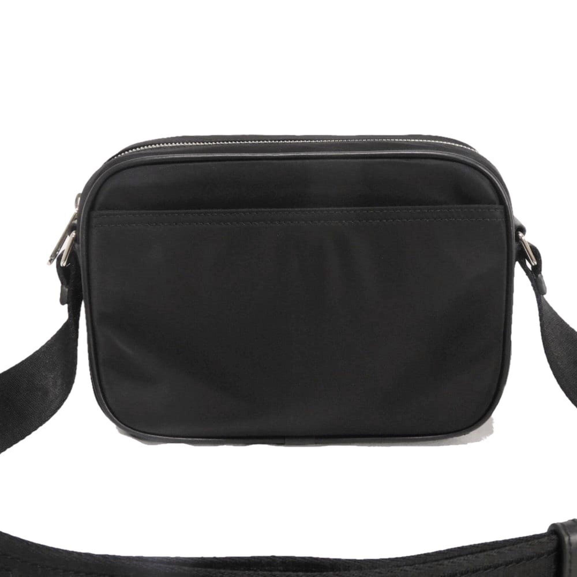 Burberry Black Nylon Shoulder Bag (Pre-Owned)