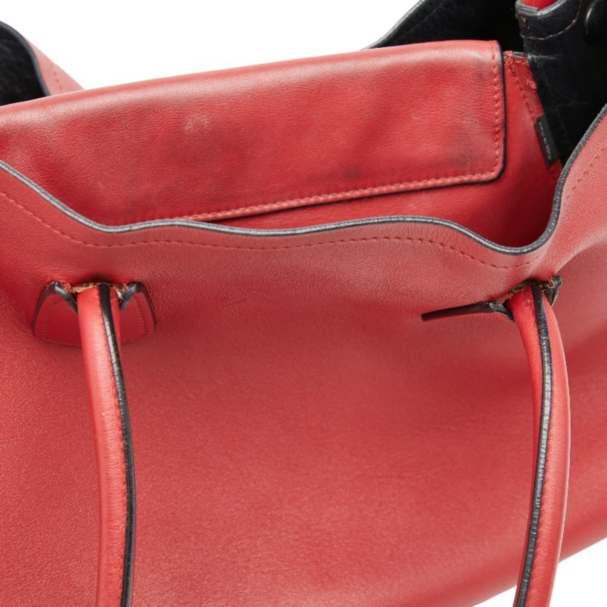 Prada Red Color Leather Shoulder Bag Tote Bag (Pre-Owned)