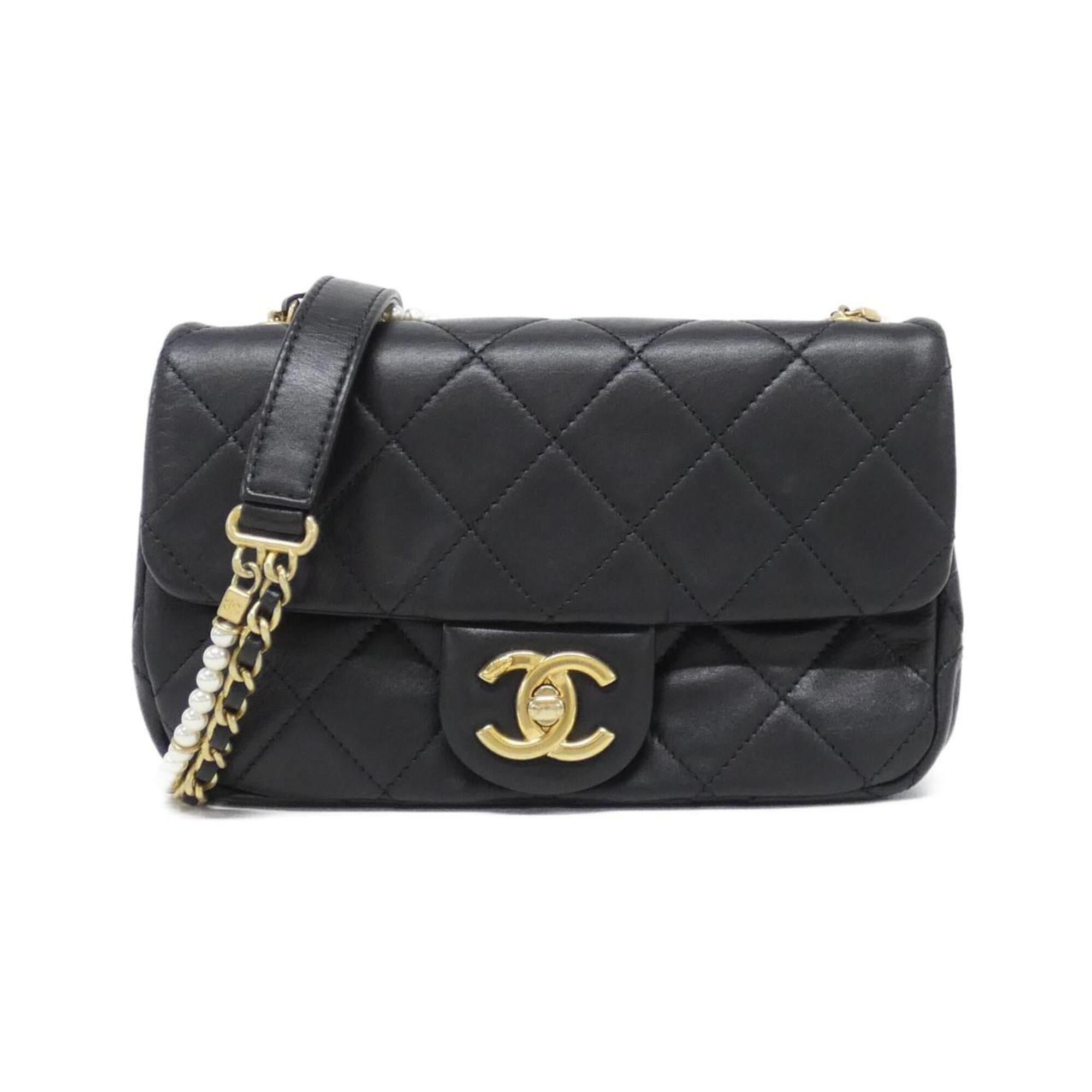 Chanel Black Leather Shoulder Bag (Pre-Owned)