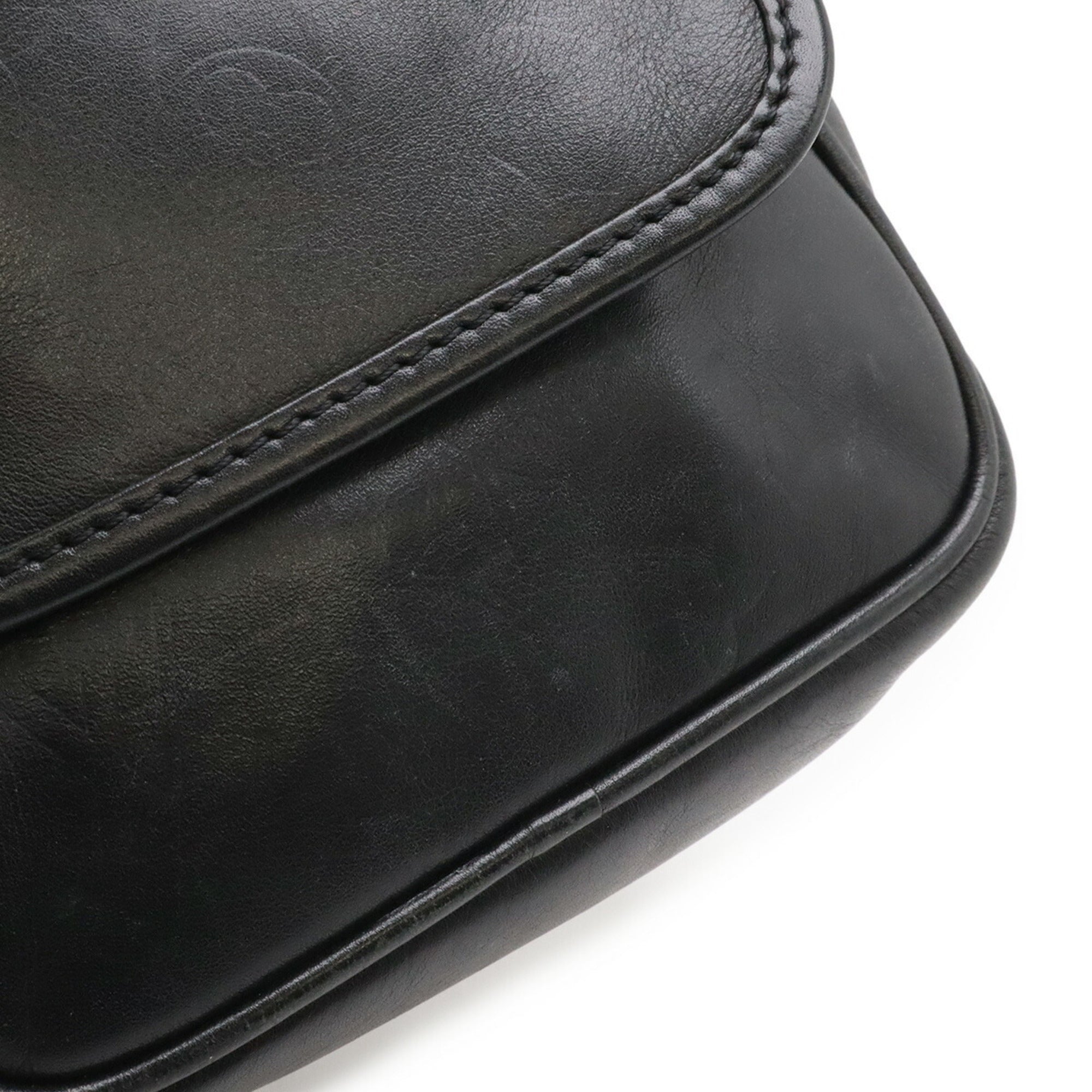 Louis Vuitton Noir Leather Pochette Shoulder Bag (Pre-Owned)
