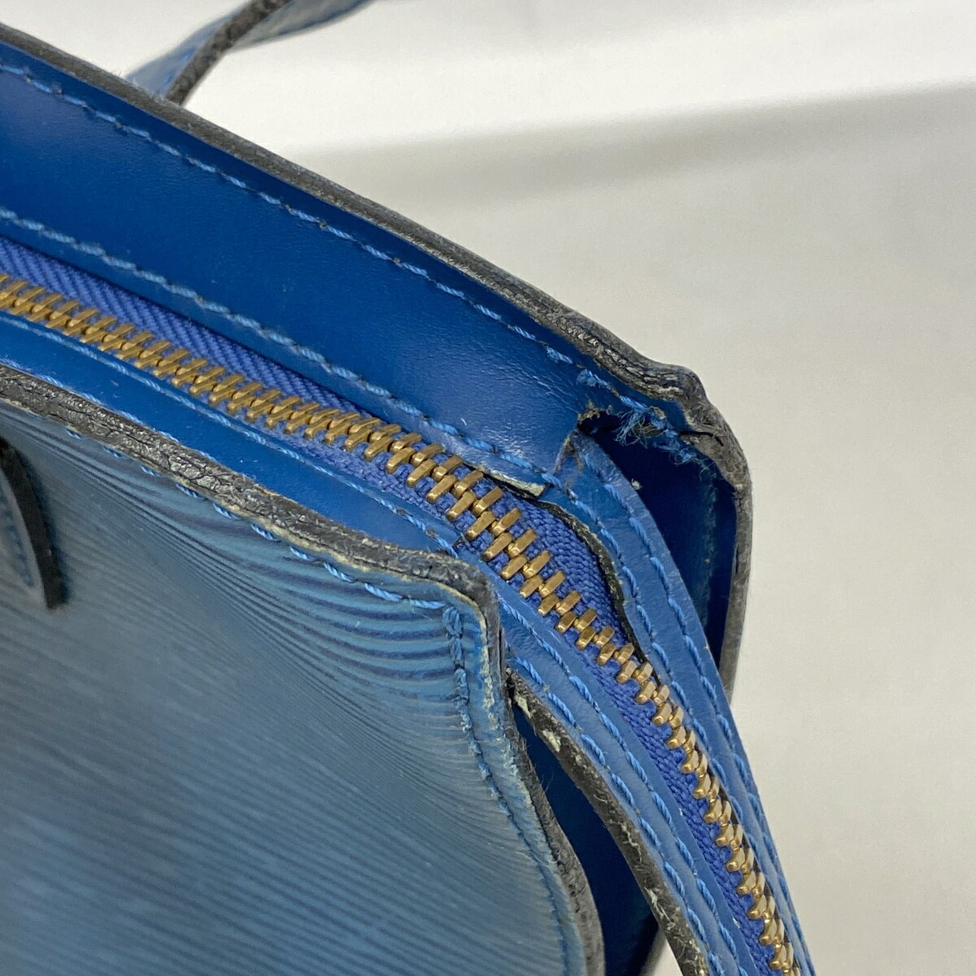 Louis Vuitton Toledo Blue Shoulder Bag (Pre-Owned)