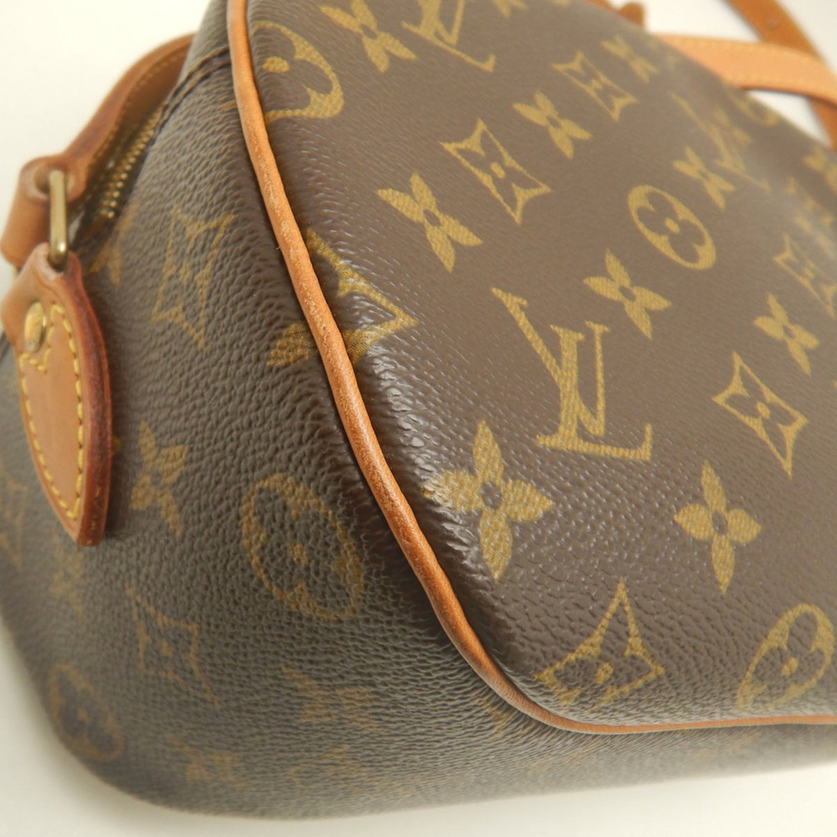 Louis Vuitton Brown Monogram Canvas Shoulder Bag (Pre-Owned)