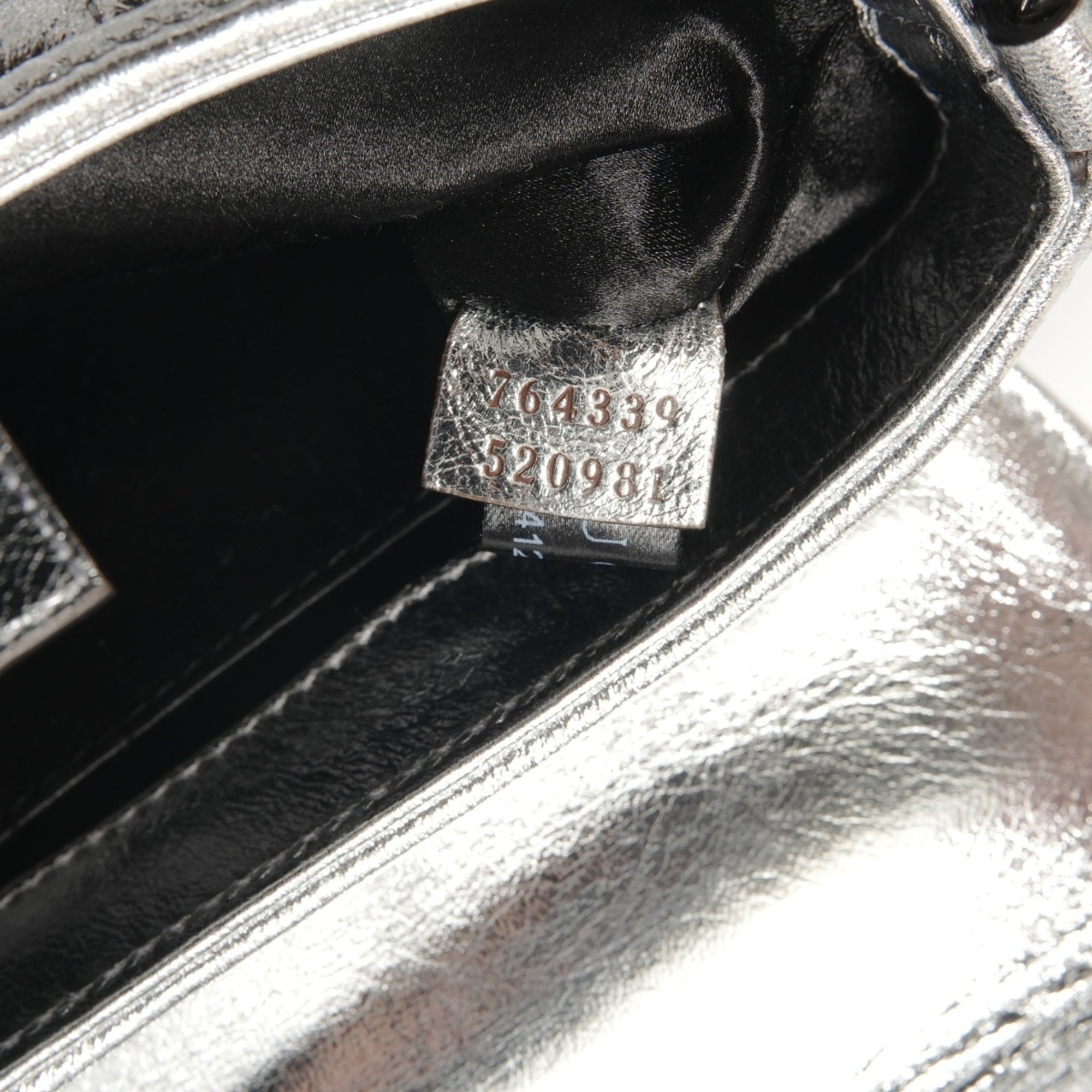 Gucci Silver Leather Shoulder Bag (Pre-Owned)