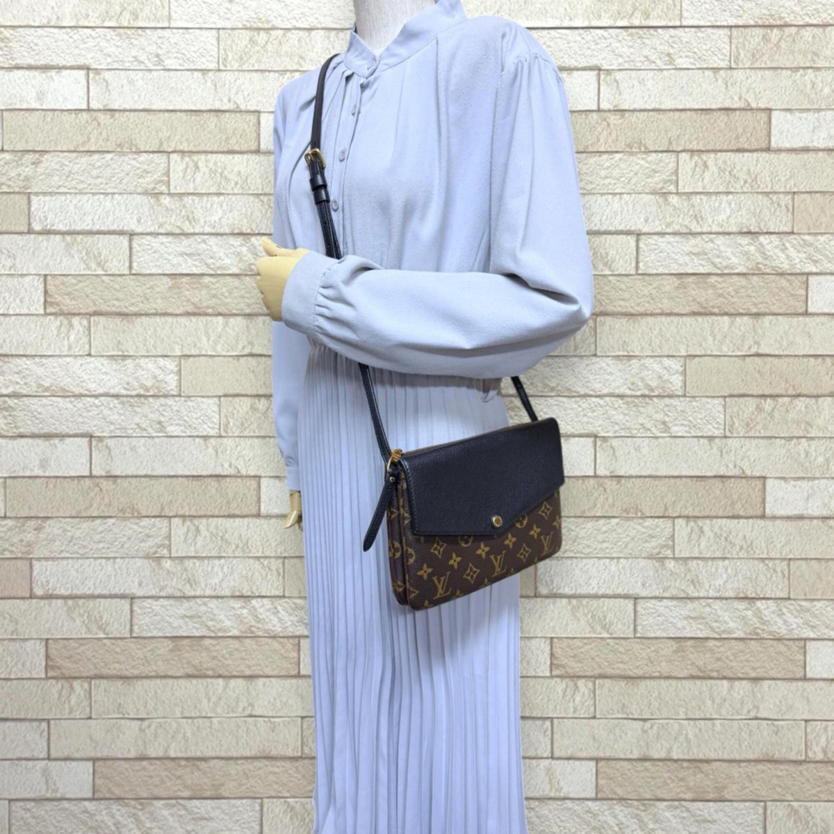Louis Vuitton Black Brown Noir Monogram Canvas Shoulder Bag (Pre-Owned)