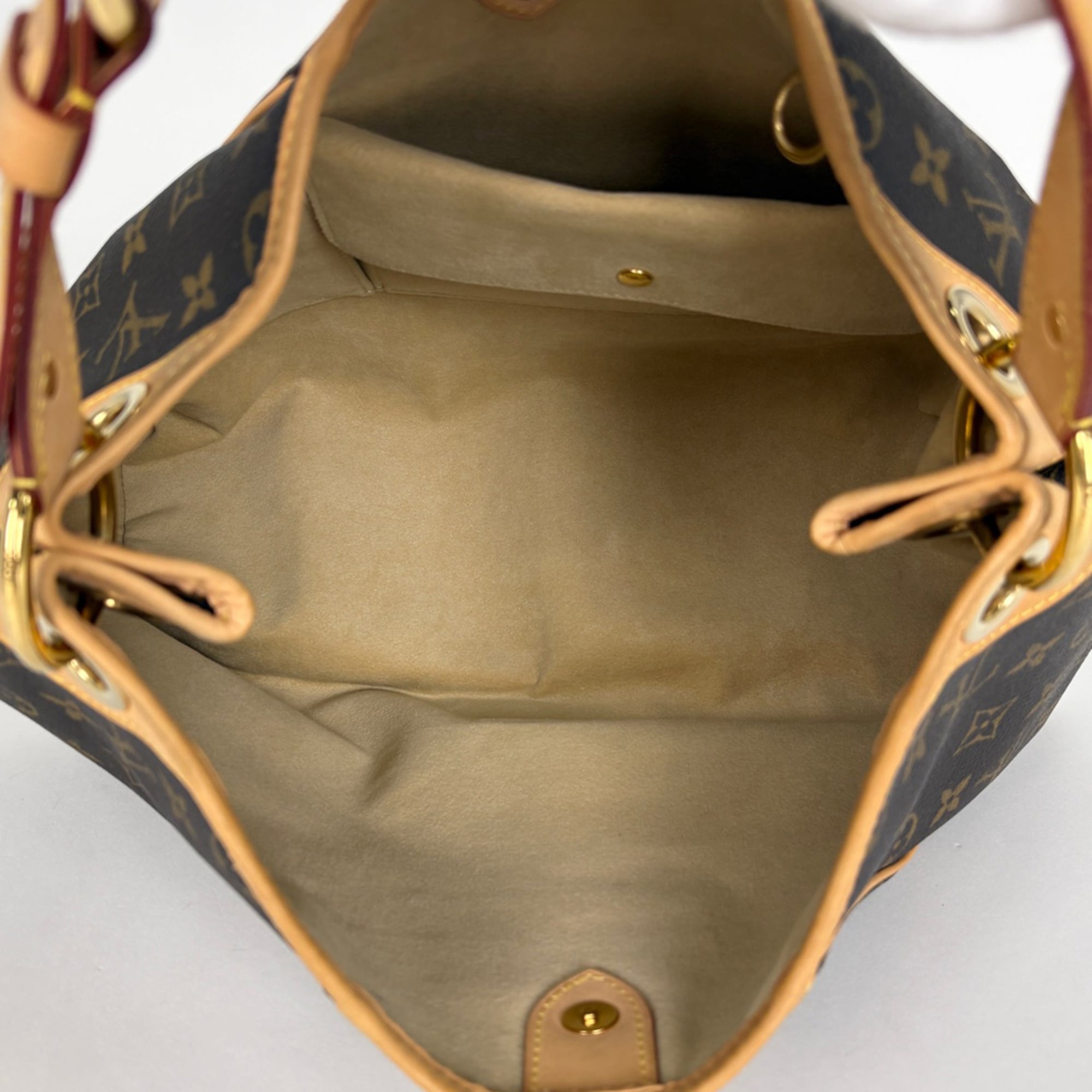 Louis Vuitton Brown Monogram Shoulder Bag (Pre-Owned)