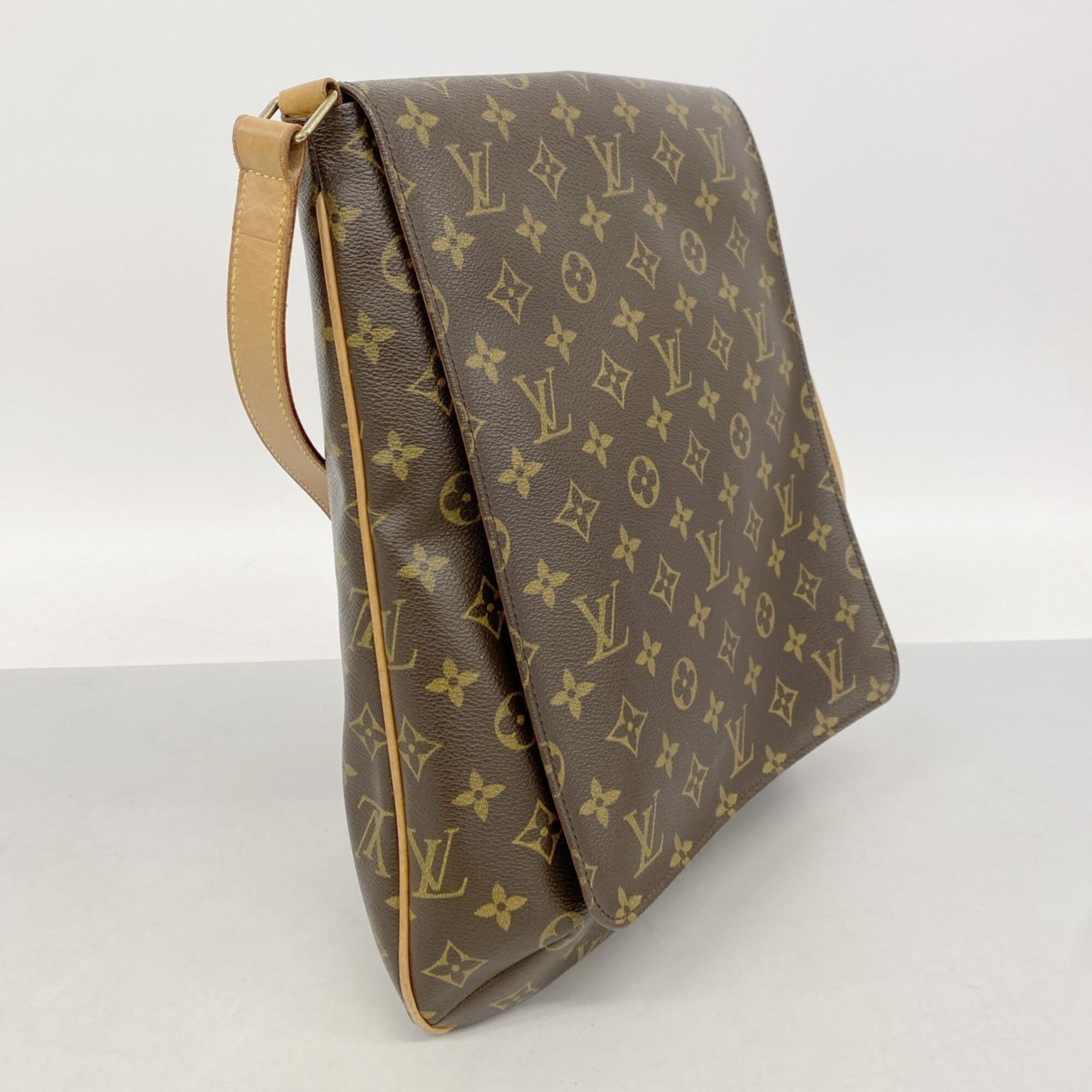 Louis Vuitton Brown Shoulder Bag (Pre-Owned)