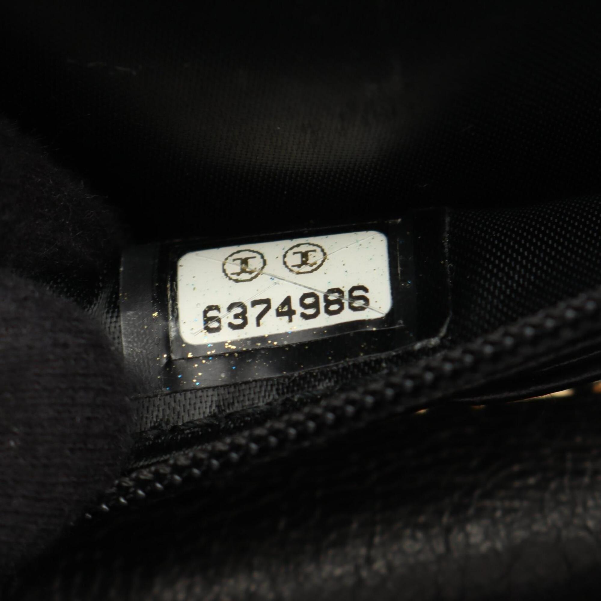 Chanel Black Grained Calfskin Handbag (Pre-Owned)