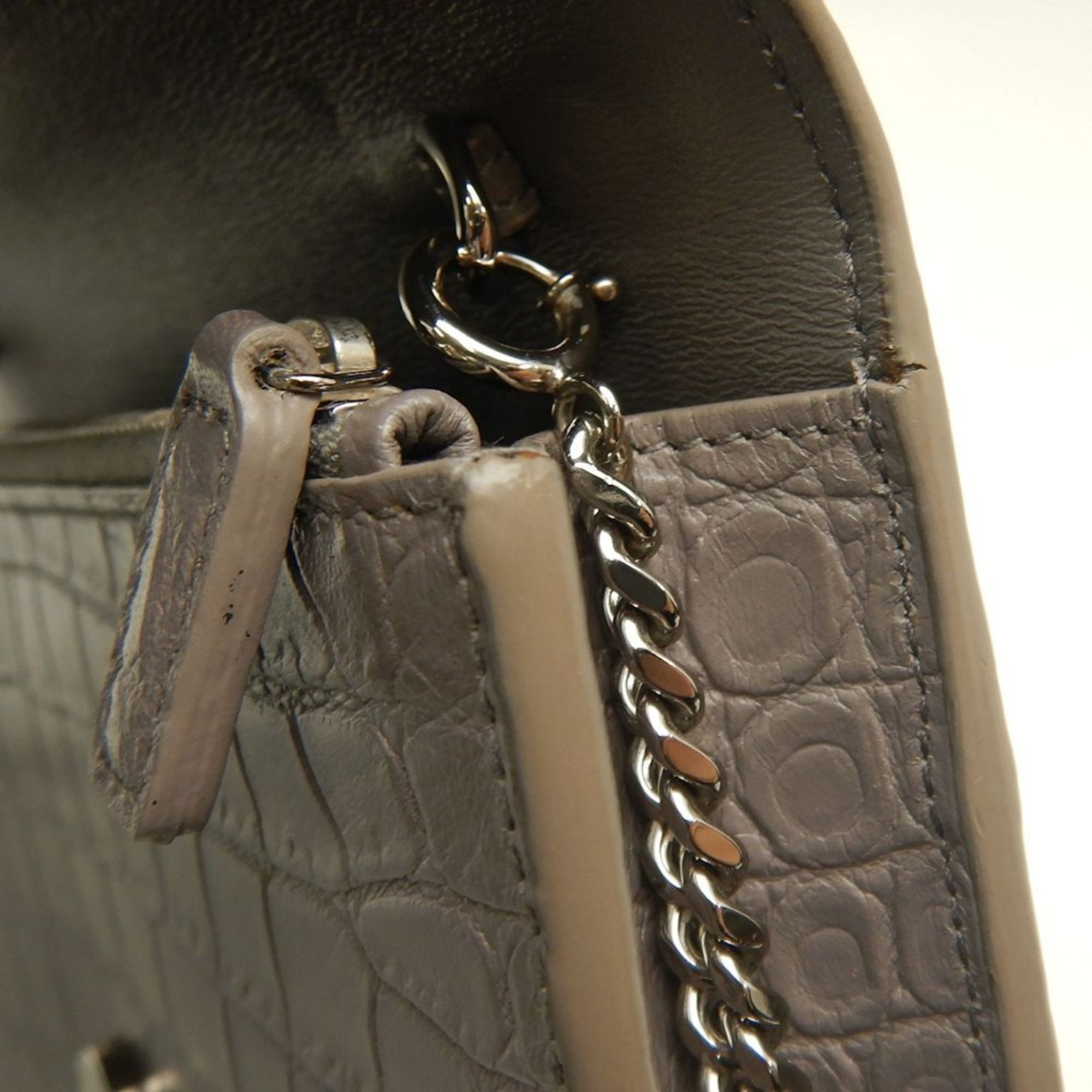 Yves Saint Laurent Grayish Leather Shoulder Bag (Pre-Owned)