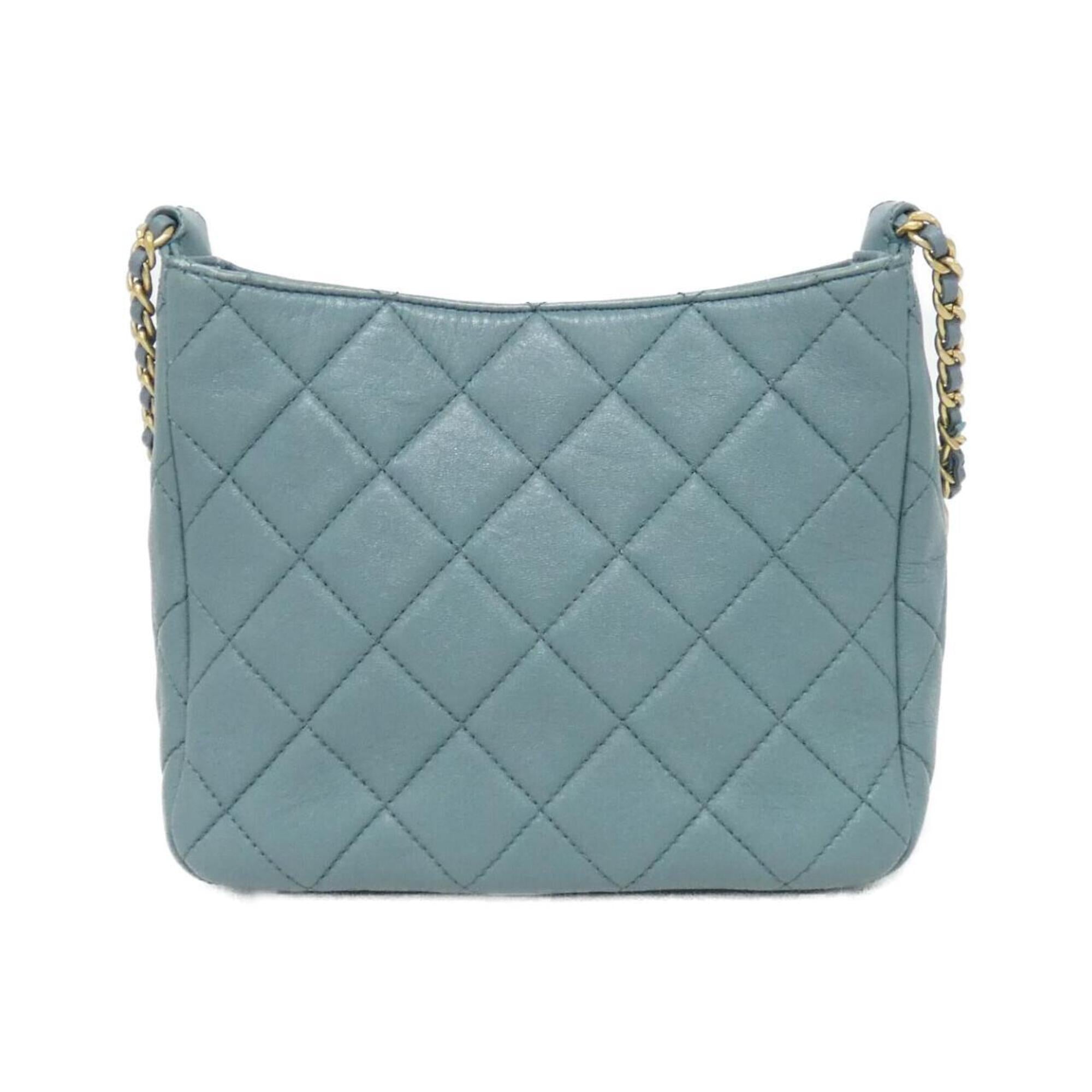 Chanel Green Leather Shoulder Bag (Pre-Owned)