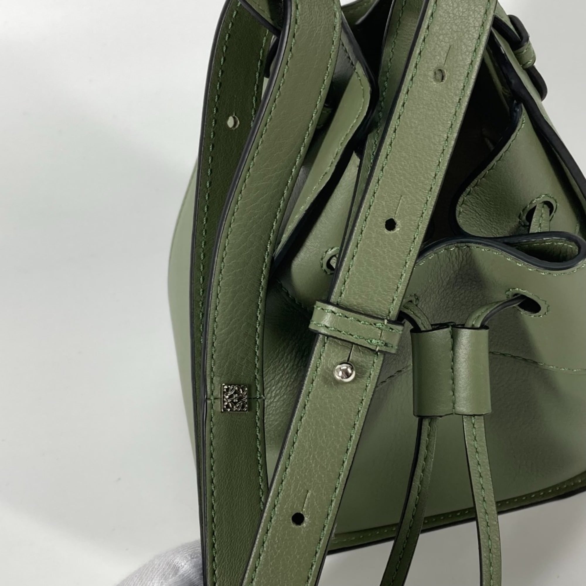 Loewe Khaki Leather Handbag Shoulder Bag (Pre-Owned)