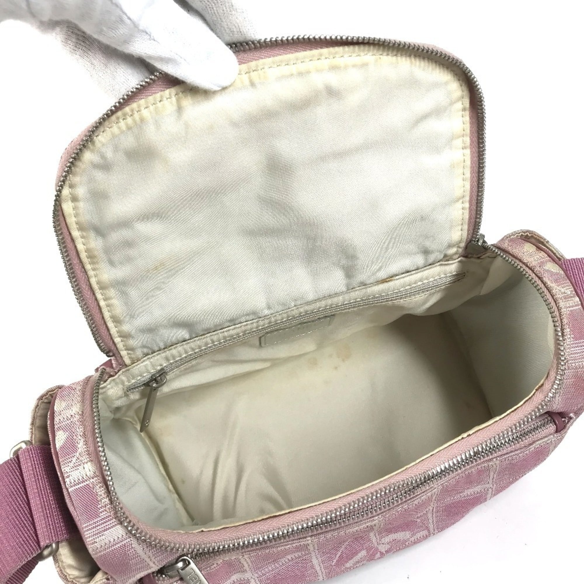 Chanel New Travel Line Pink Nylon Canvas Leather Pochette Shoulder Bag (Pre-Owned)