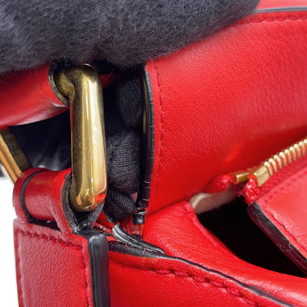 Loewe Red Color Leather Handbag Shoulder Bag (Pre-Owned)