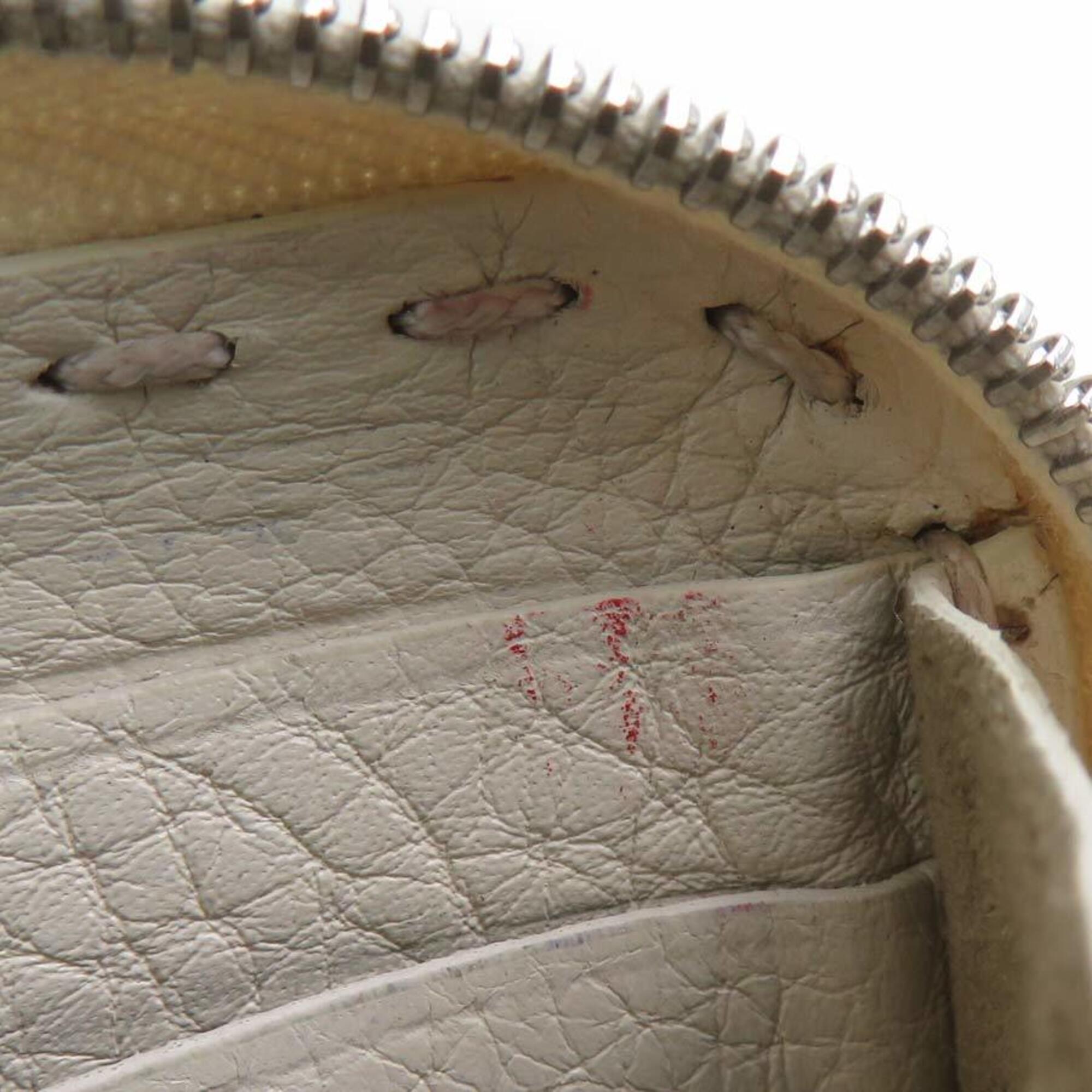 Fendi Ivory Leather Coin Purse/Coin Case (Pre-Owned)