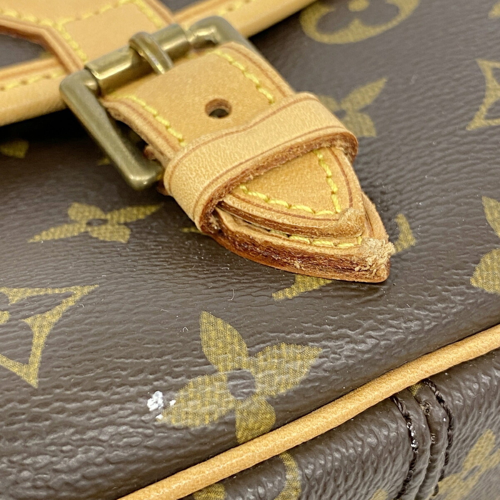 Louis Vuitton Brown Shoulder Bag (Pre-Owned)