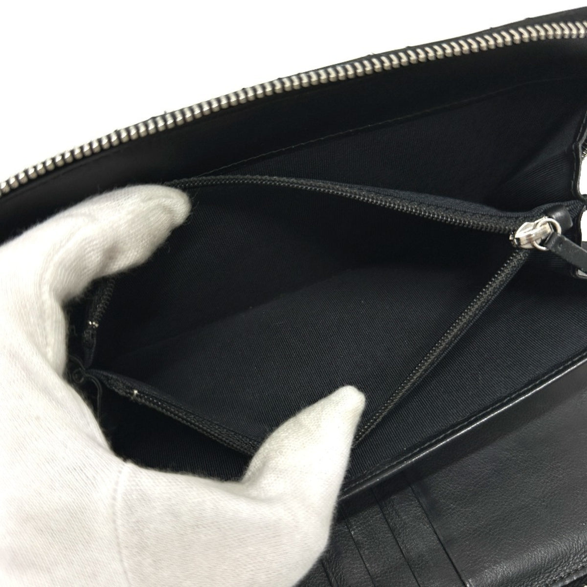 Chanel Black Leather Long Wallet (Bi-Fold) (Pre-Owned)