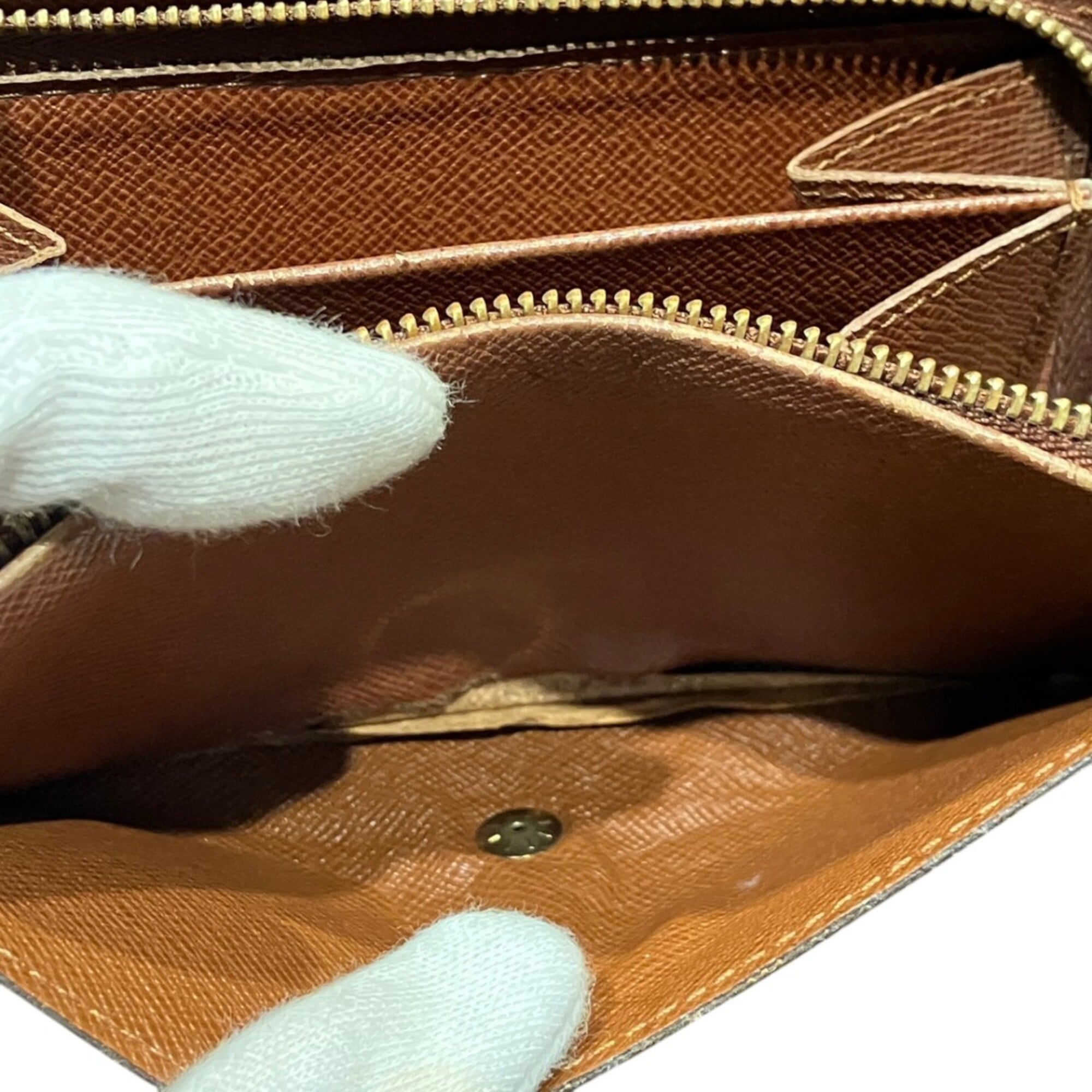 Louis Vuitton Brown Monogram Wallet (Bi-Fold) (Pre-Owned)