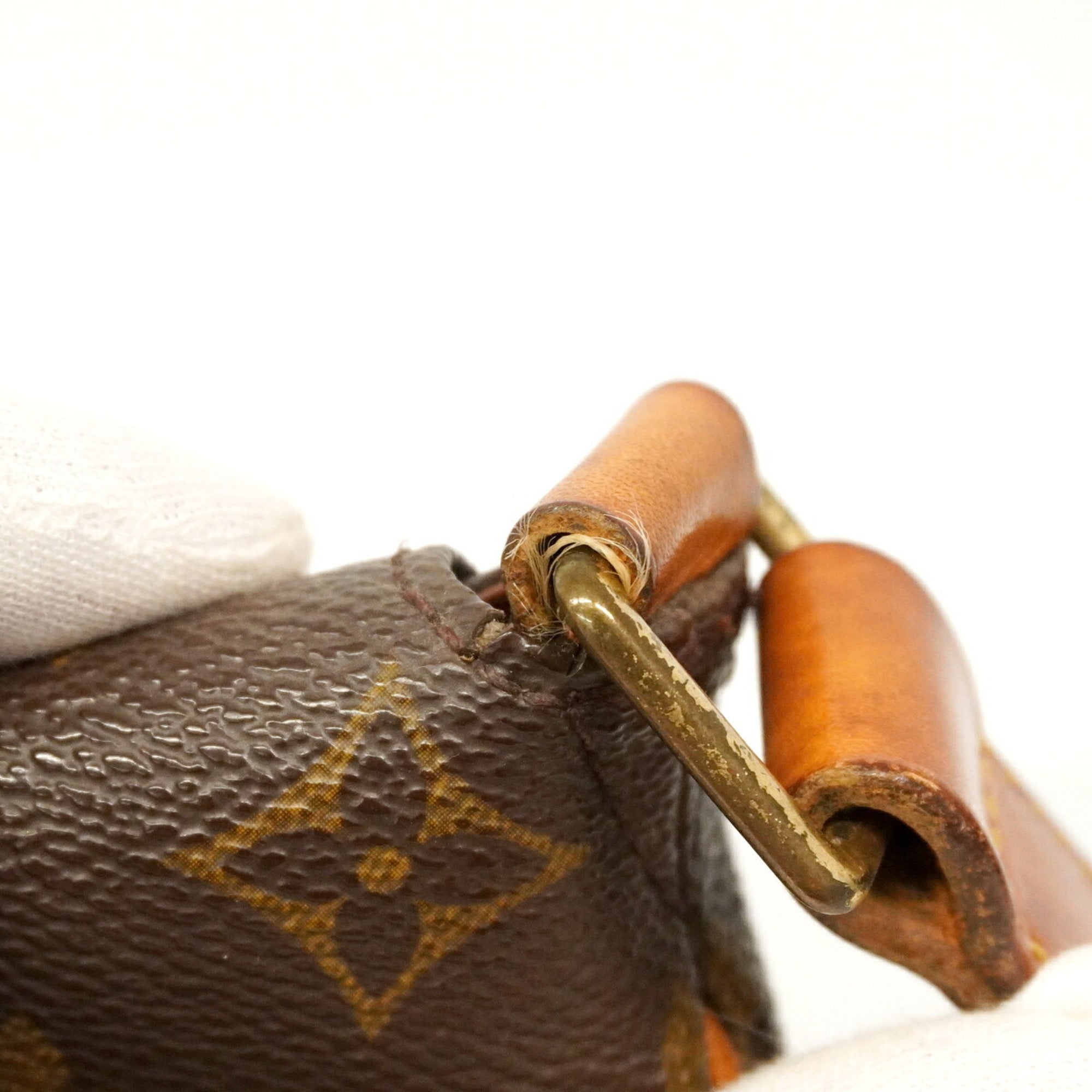 Louis Vuitton Brown Shoulder Bag (Pre-Owned)