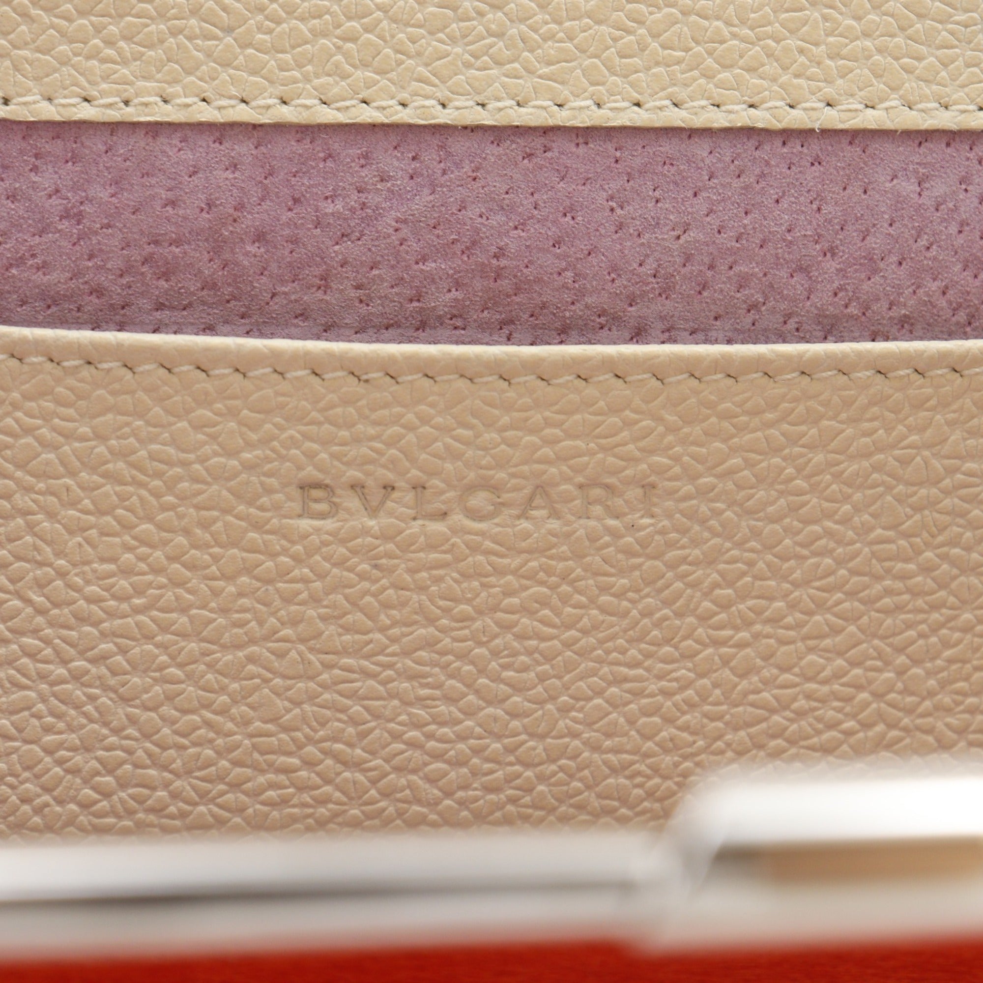 Bvlgari Red Color Leather Shoulder Bag (Pre-Owned)