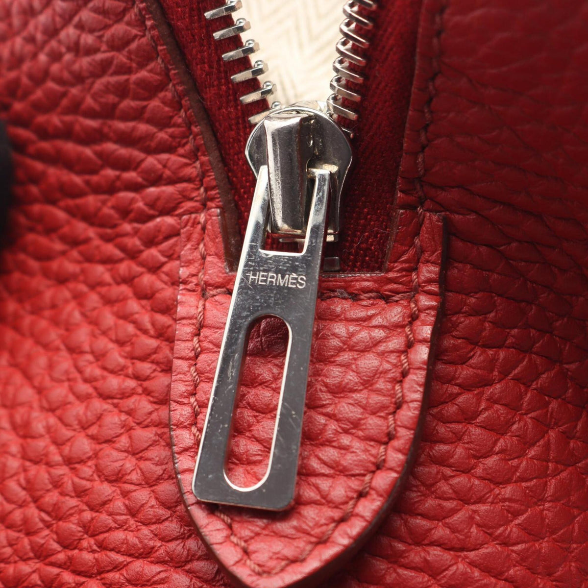 Hermes Bordeaux Rouge Casaque Taurillon Clemence Leather Handbag (Pre-Owned)